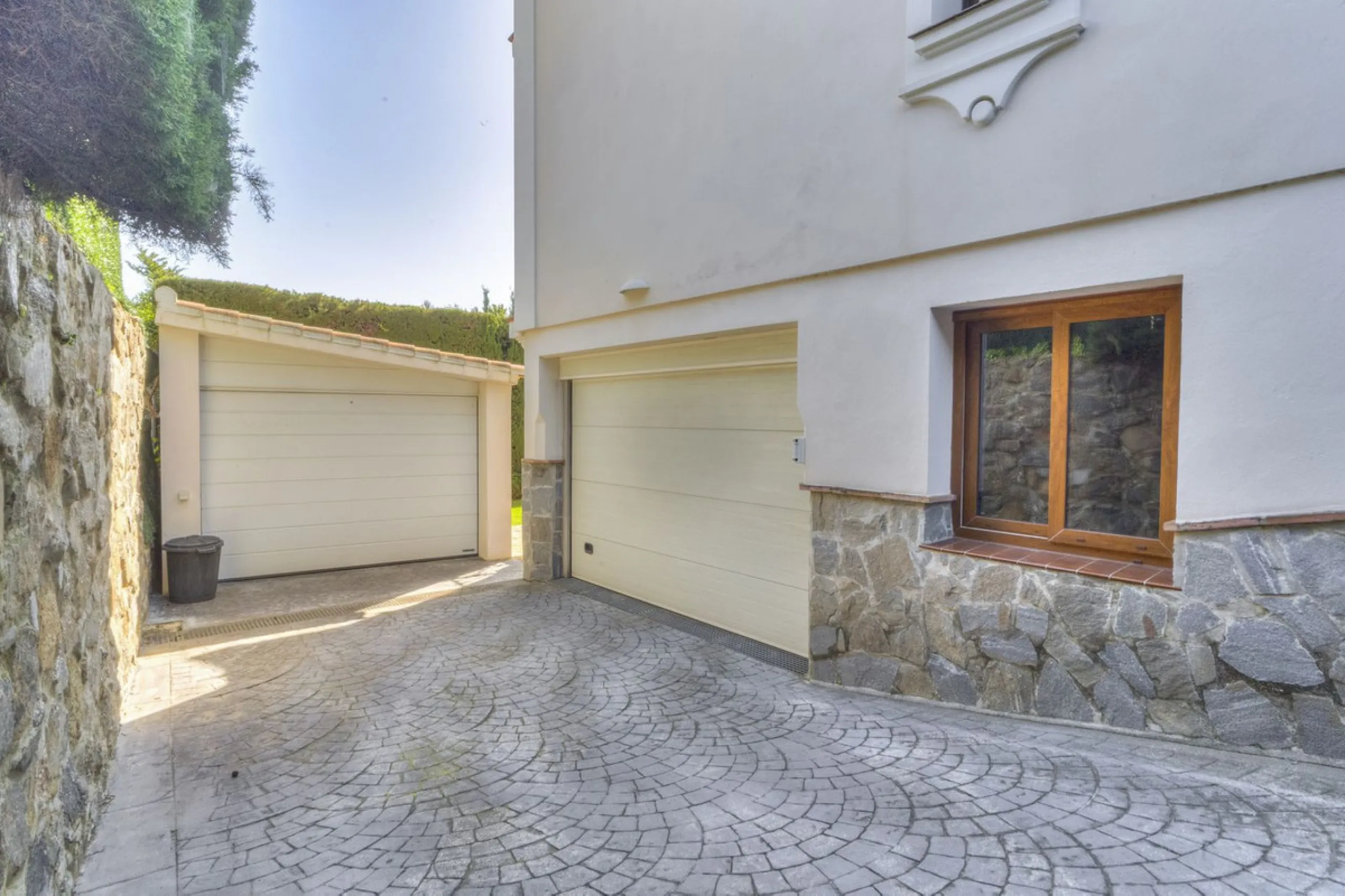 Stunning 5-Bedroom Family Villa for Sale in Atalaya