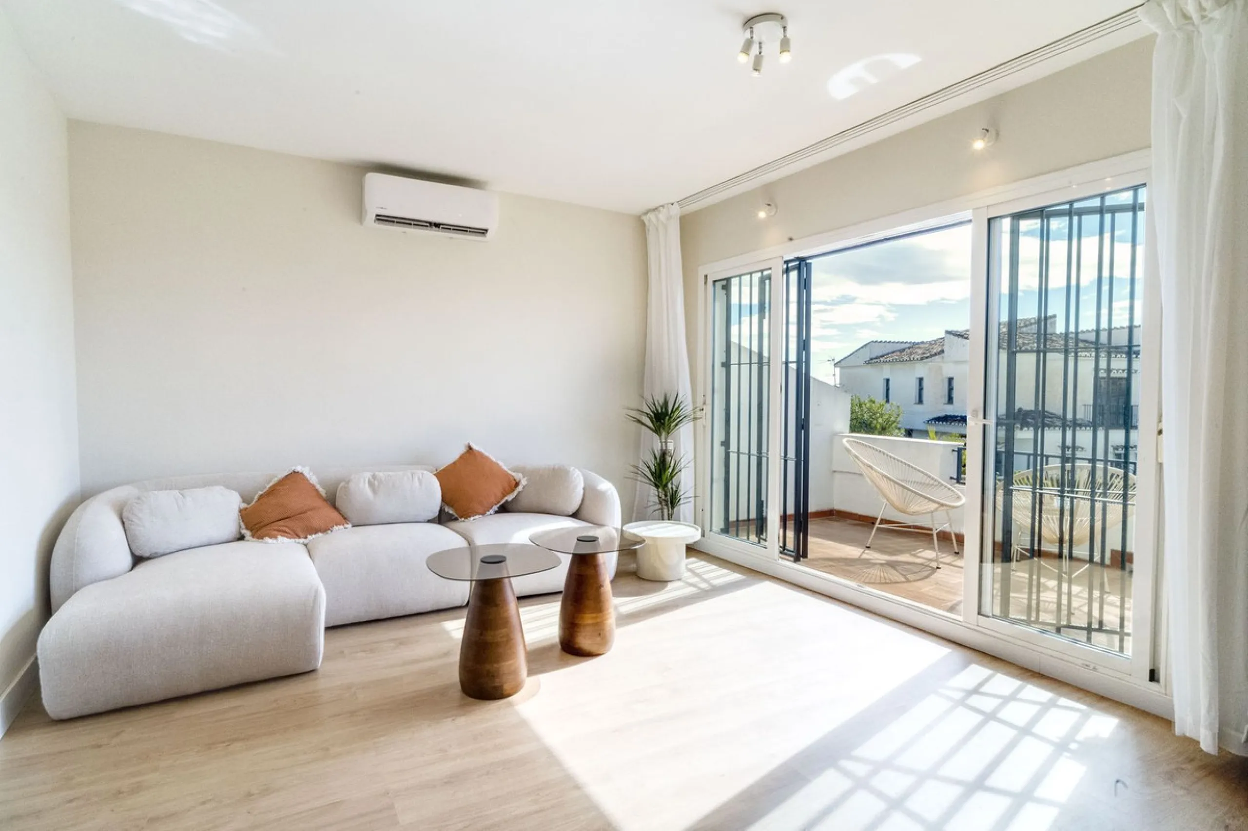 Apartment - Top Floor Apartment в продаже в Mijas, Málaga. В доме 2 спален и 1 ванных комнат. Площадь дома 81 м²
