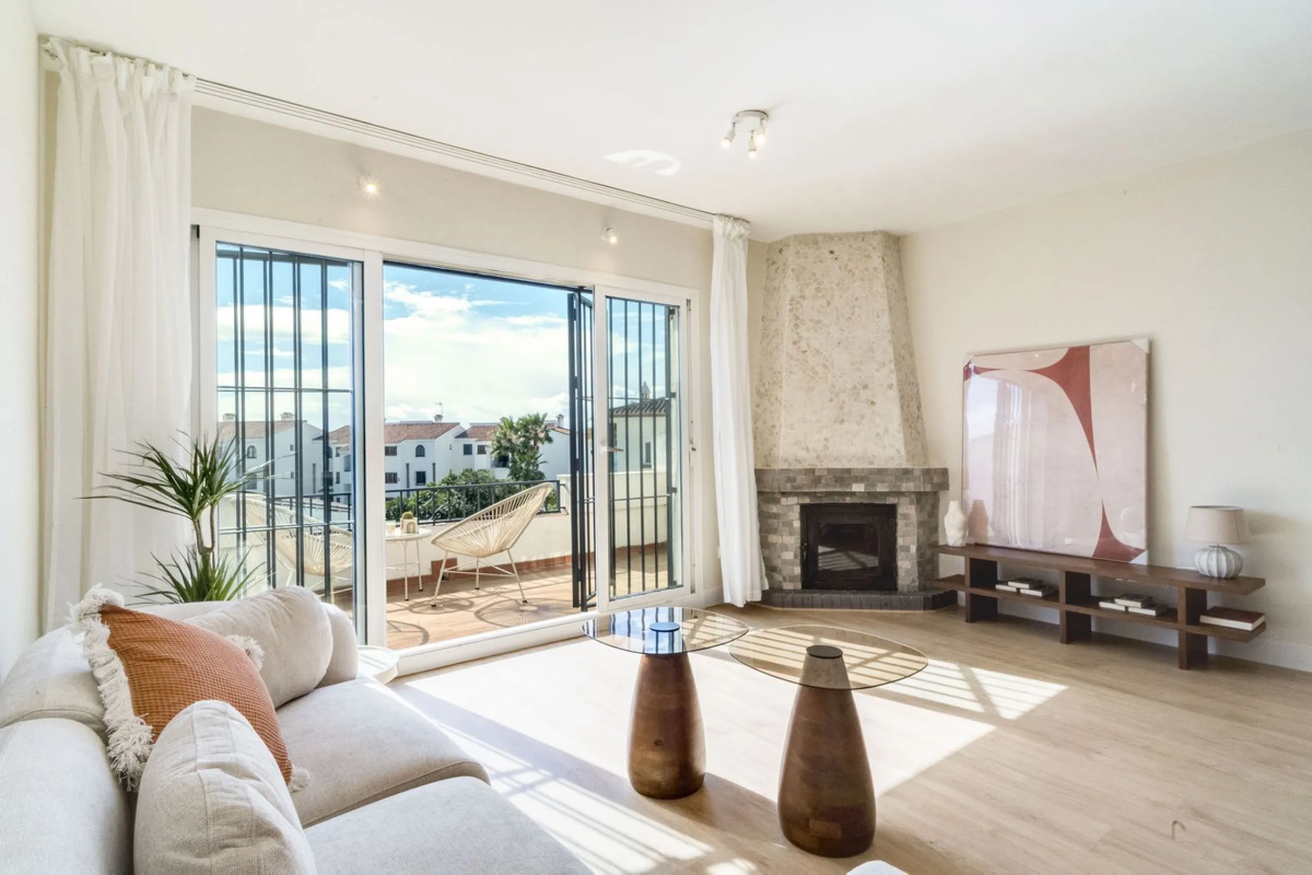 Apartment - Top Floor Apartment в продаже в Mijas, Málaga. В доме 2 спален и 1 ванных комнат. Площадь дома 81 м²