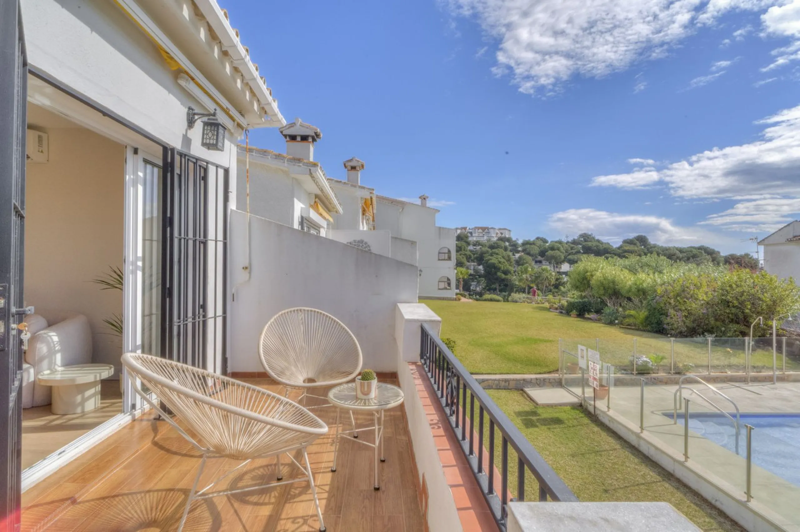 Apartment - Top Floor Apartment в продаже в Mijas, Málaga. В доме 2 спален и 1 ванных комнат. Площадь дома 81 м²