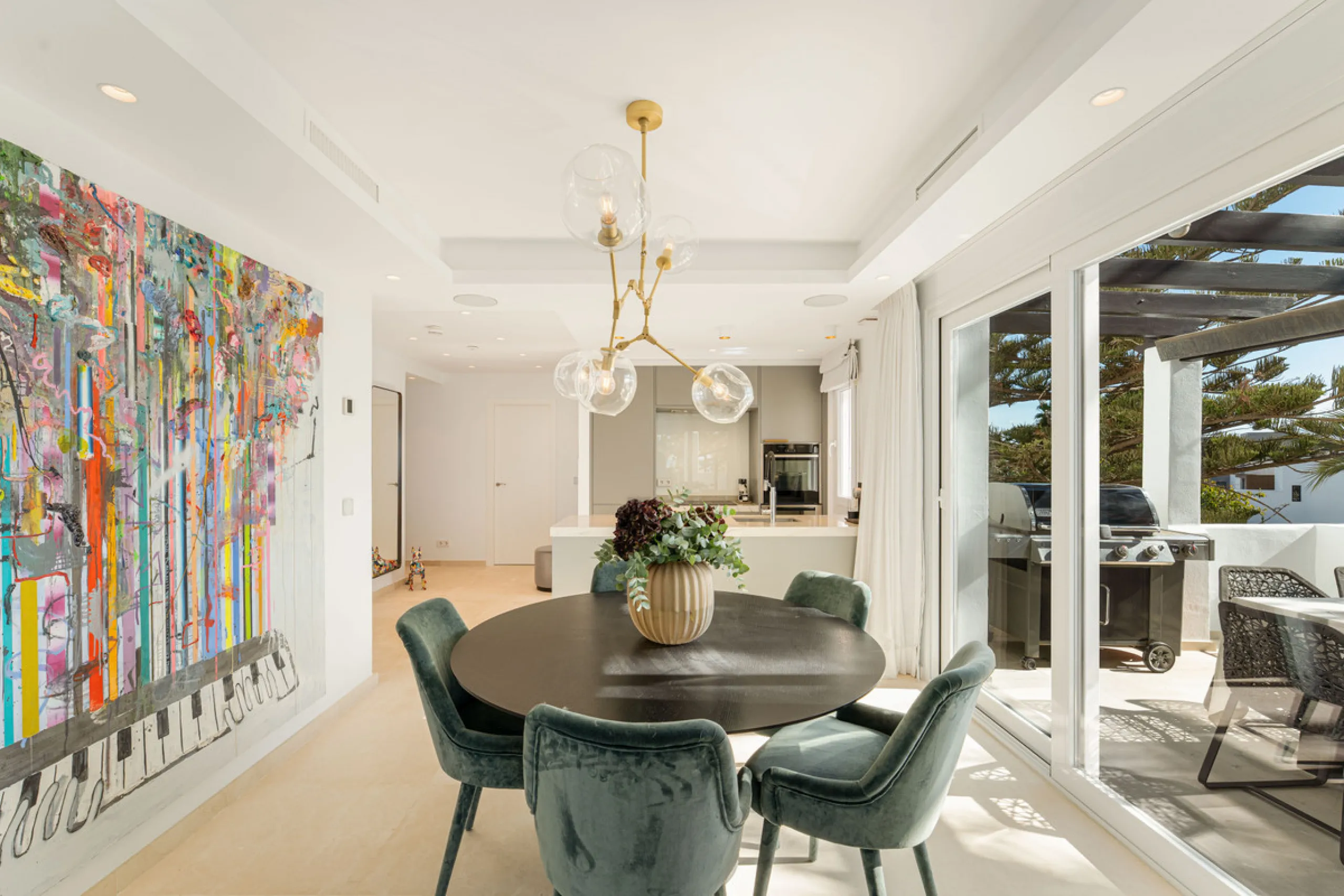 Penthouse Horizon is a sophisticated three-bedroom, two-bathroom duplex penthouse for sale in the exclusive Castiglione urbanization in San Pedro de Alcántara.