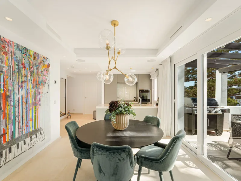 Penthouse Horizon is a sophisticated three-bedroom, two-bathroom duplex penthouse for sale in the exclusive Castiglione urbanization in San Pedro de Alcántara.
