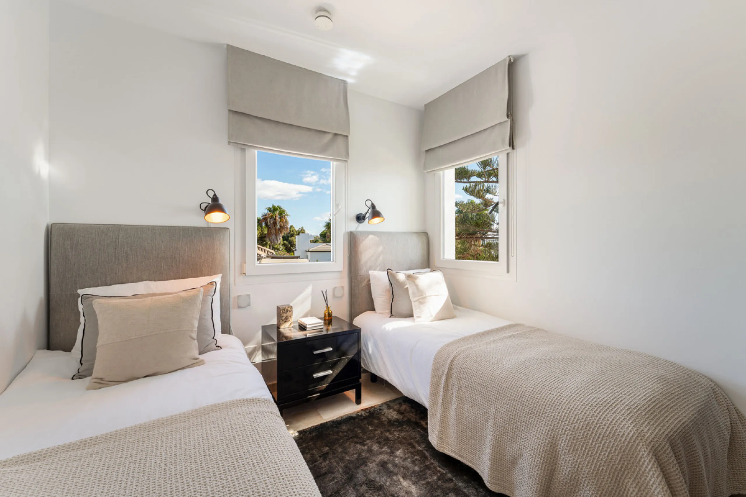 Penthouse Horizon is a sophisticated three-bedroom, two-bathroom duplex penthouse for sale in the exclusive Castiglione urbanization in San Pedro de Alcántara.