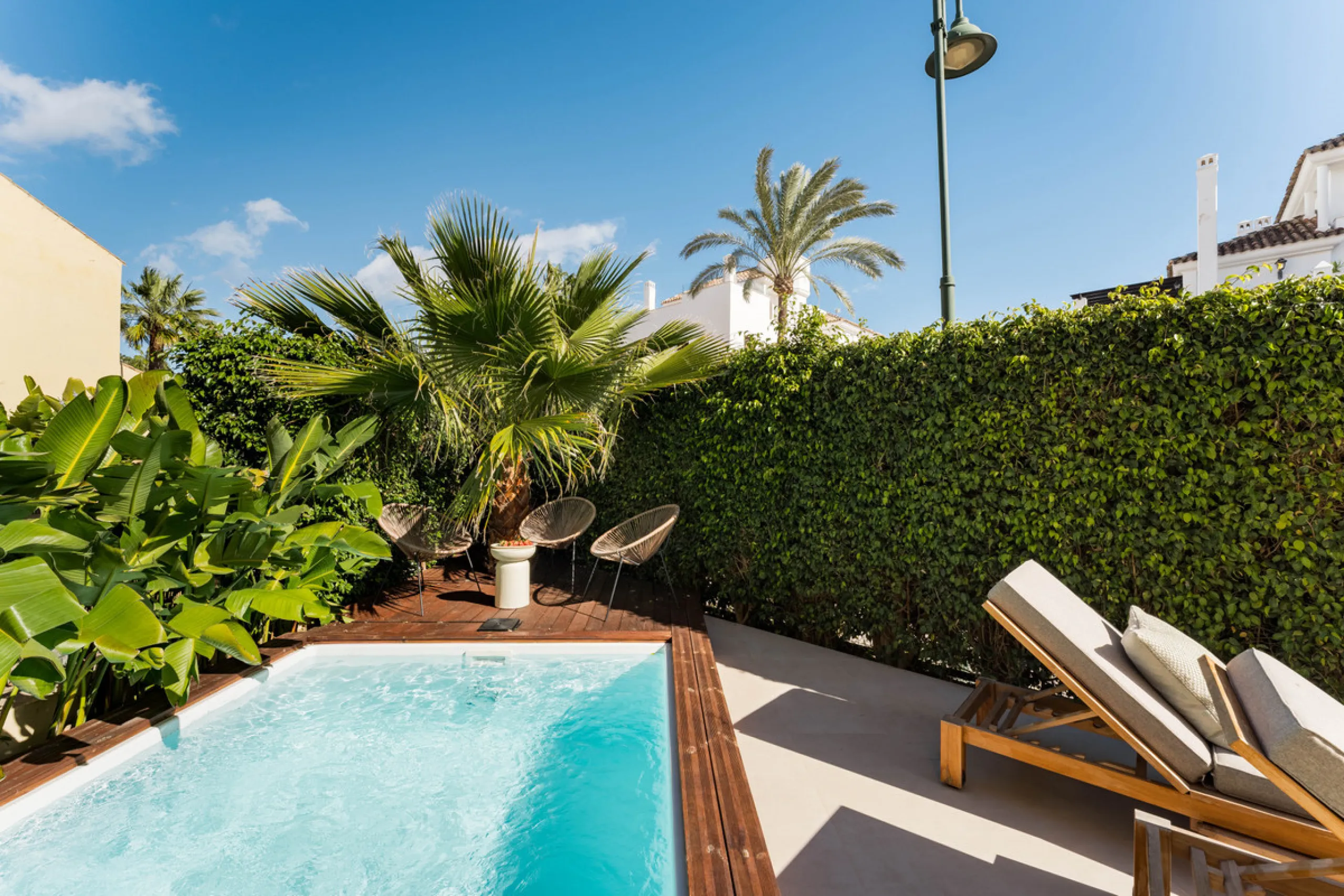 House - Townhouse в продаже в Marbella, Málaga. В доме 4 спален и 3 ванных комнат. Площадь дома 160 м²
