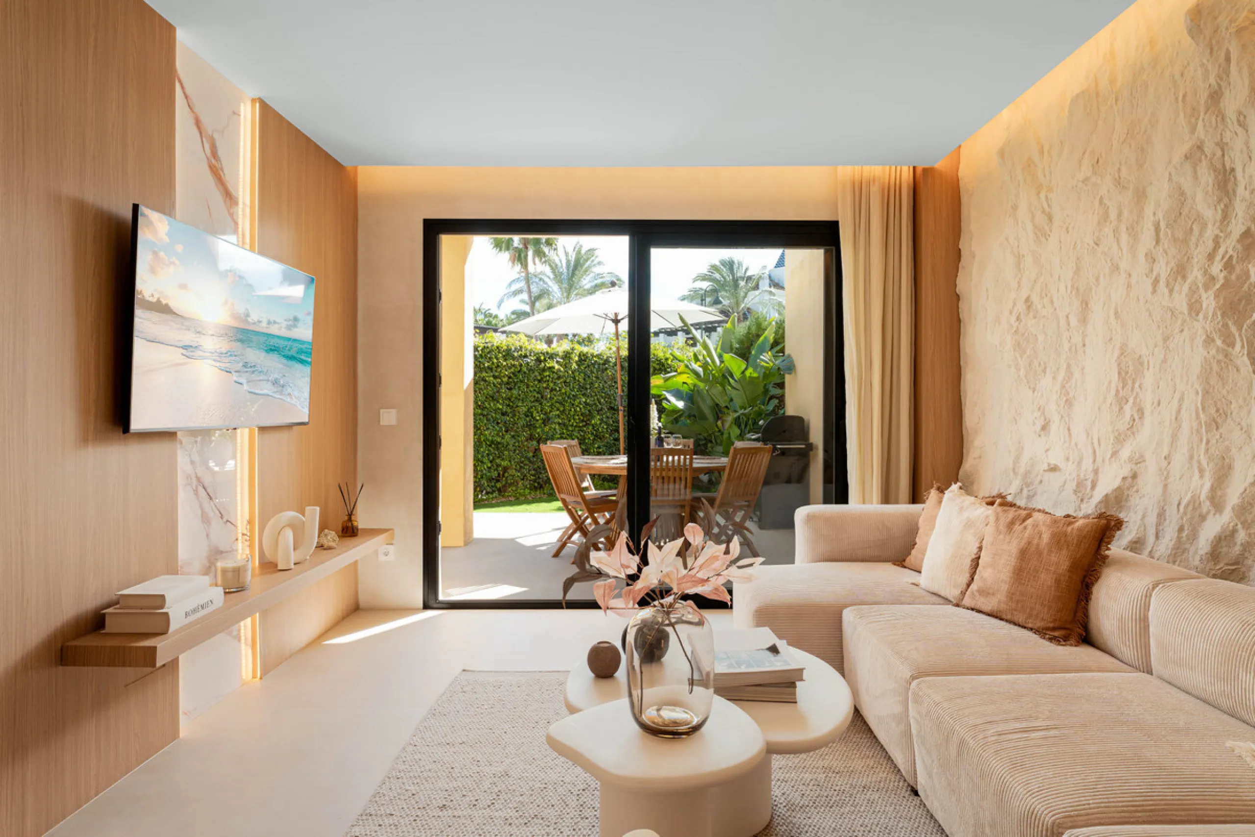 House - Townhouse в продаже в Marbella, Málaga. В доме 4 спален и 3 ванных комнат. Площадь дома 160 м²
