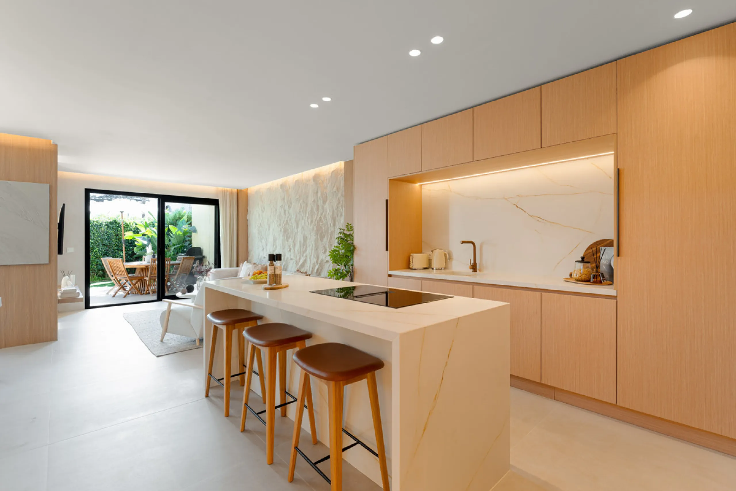 House - Townhouse в продаже в Marbella, Málaga. В доме 4 спален и 3 ванных комнат. Площадь дома 160 м²