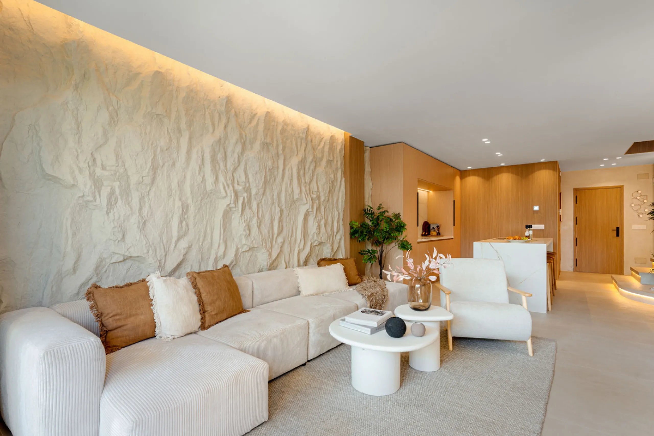 House - Townhouse в продаже в Marbella, Málaga. В доме 4 спален и 3 ванных комнат. Площадь дома 160 м²