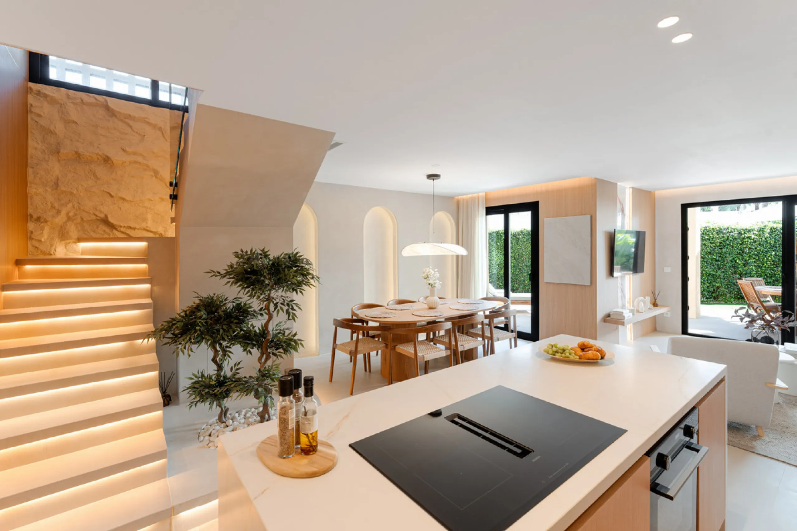 House - Townhouse в продаже в Marbella, Málaga. В доме 4 спален и 3 ванных комнат. Площадь дома 160 м²