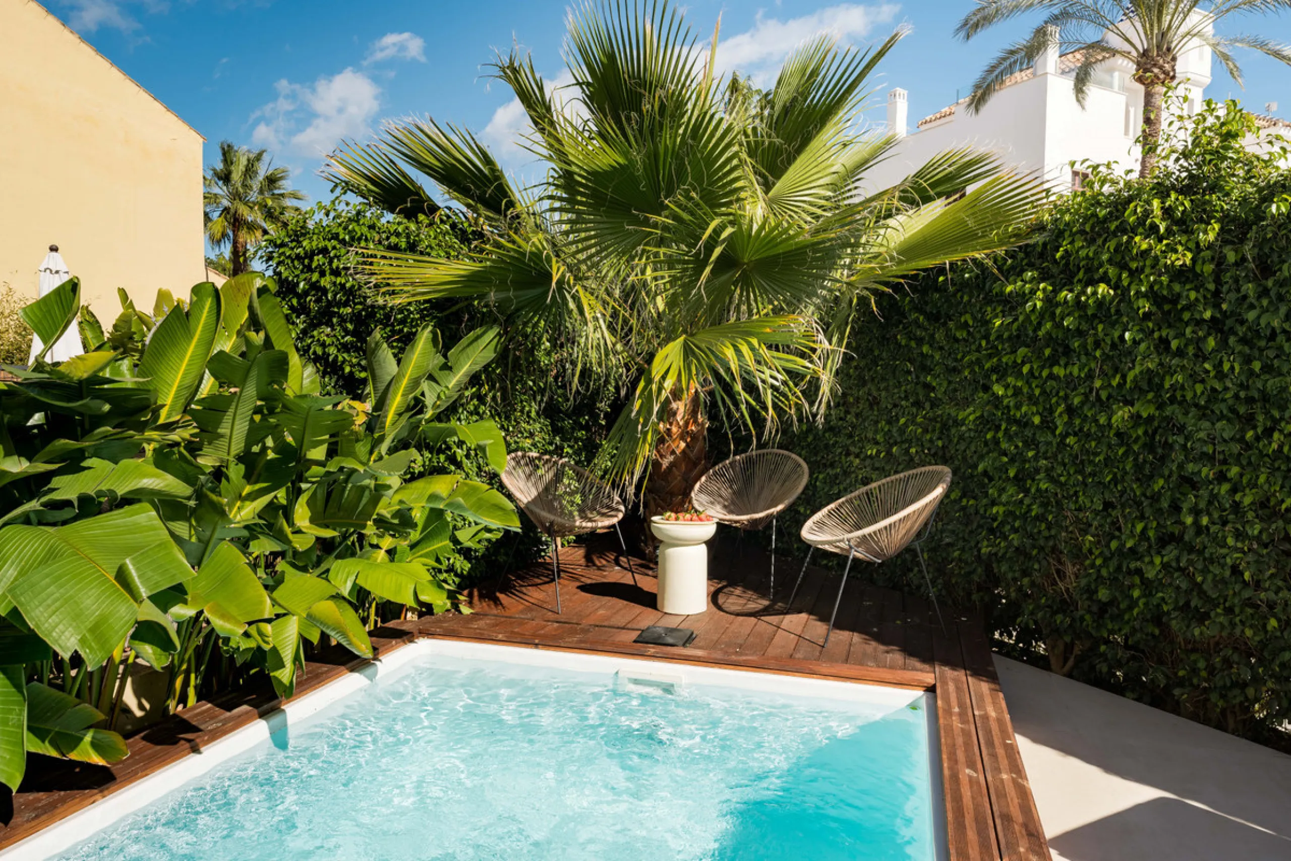 House - Townhouse в продаже в Marbella, Málaga. В доме 4 спален и 3 ванных комнат. Площадь дома 160 м²