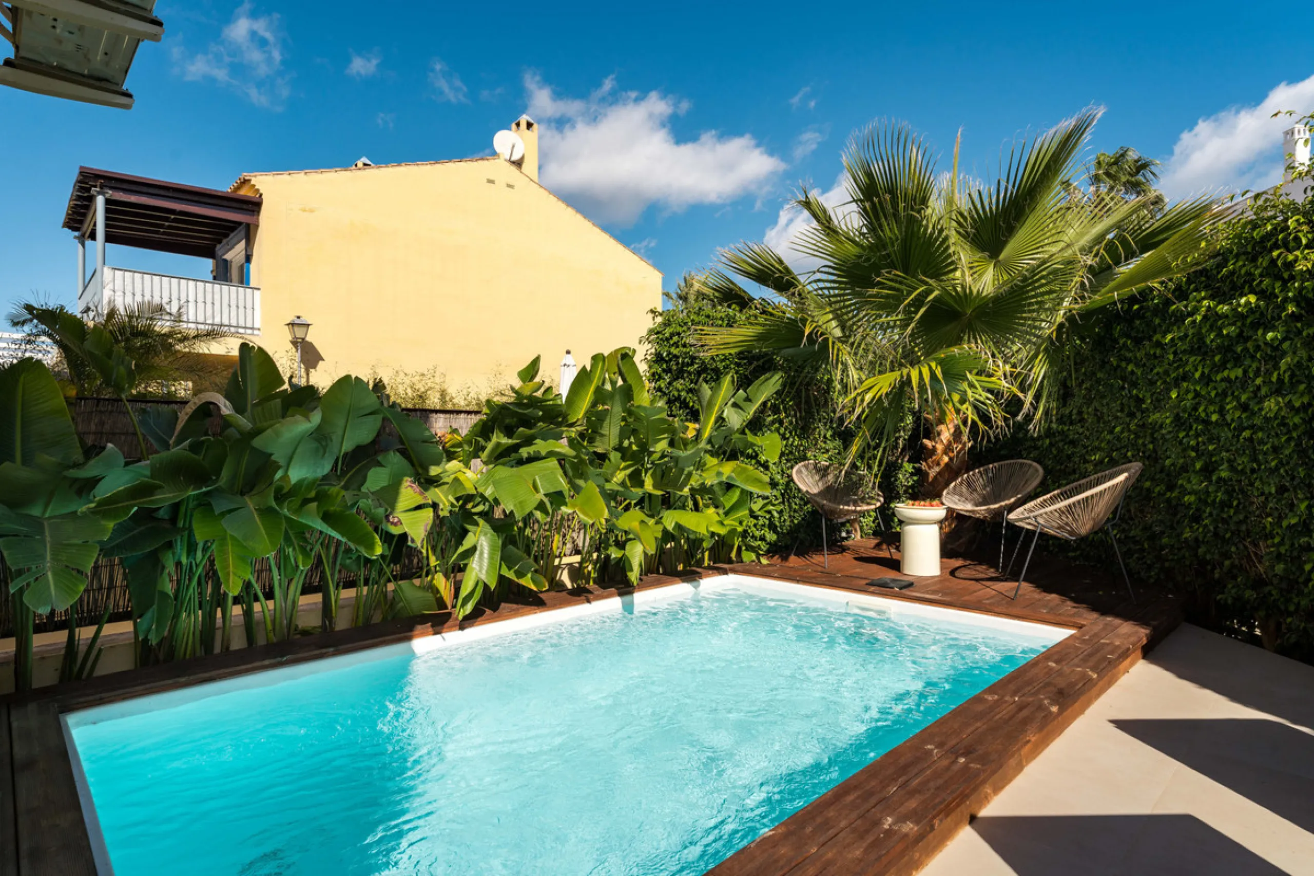 House - Townhouse в продаже в Marbella, Málaga. В доме 4 спален и 3 ванных комнат. Площадь дома 160 м²