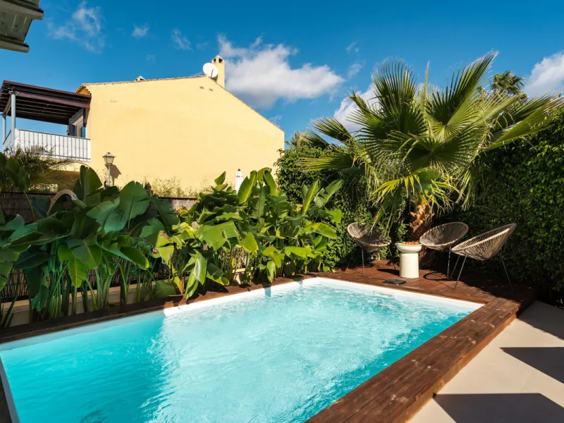 House - Townhouse в продаже в Marbella, Málaga. В доме 4 спален и 3 ванных комнат. Площадь дома 160 м²