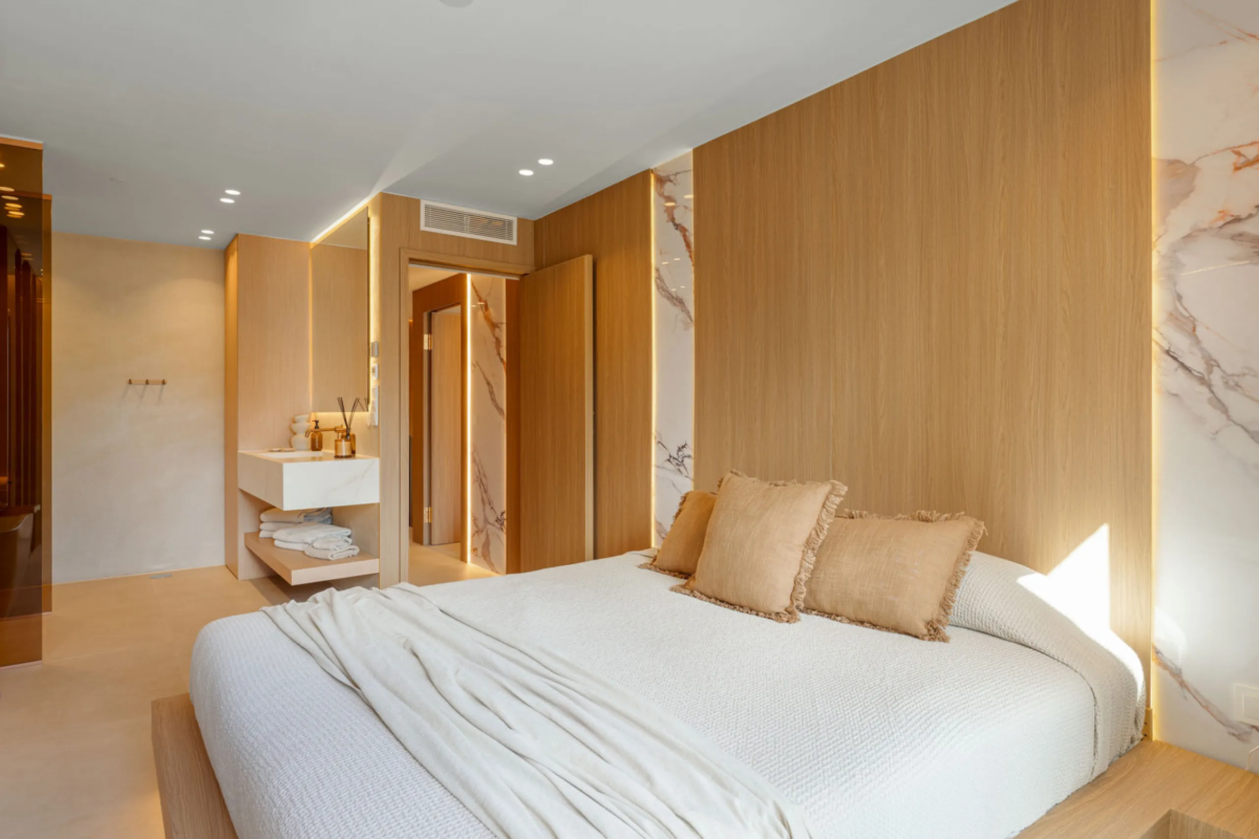 House - Townhouse в продаже в Marbella, Málaga. В доме 4 спален и 3 ванных комнат. Площадь дома 160 м²