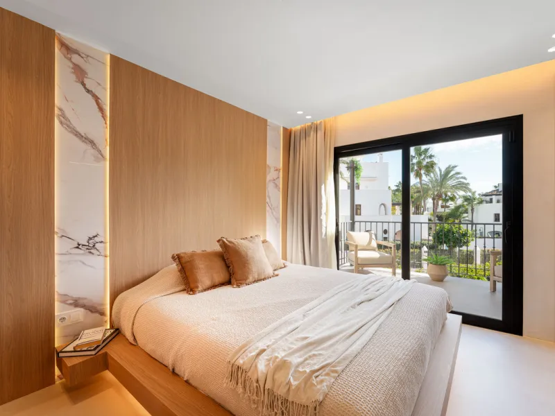 House - Townhouse в продаже в Marbella, Málaga. В доме 4 спален и 3 ванных комнат. Площадь дома 160 м²
