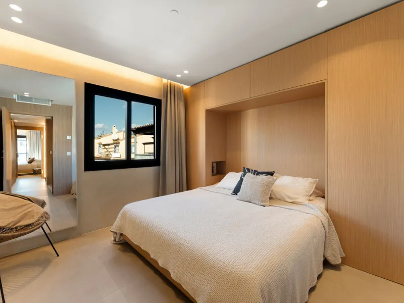 House - Townhouse в продаже в Marbella, Málaga. В доме 4 спален и 3 ванных комнат. Площадь дома 160 м²