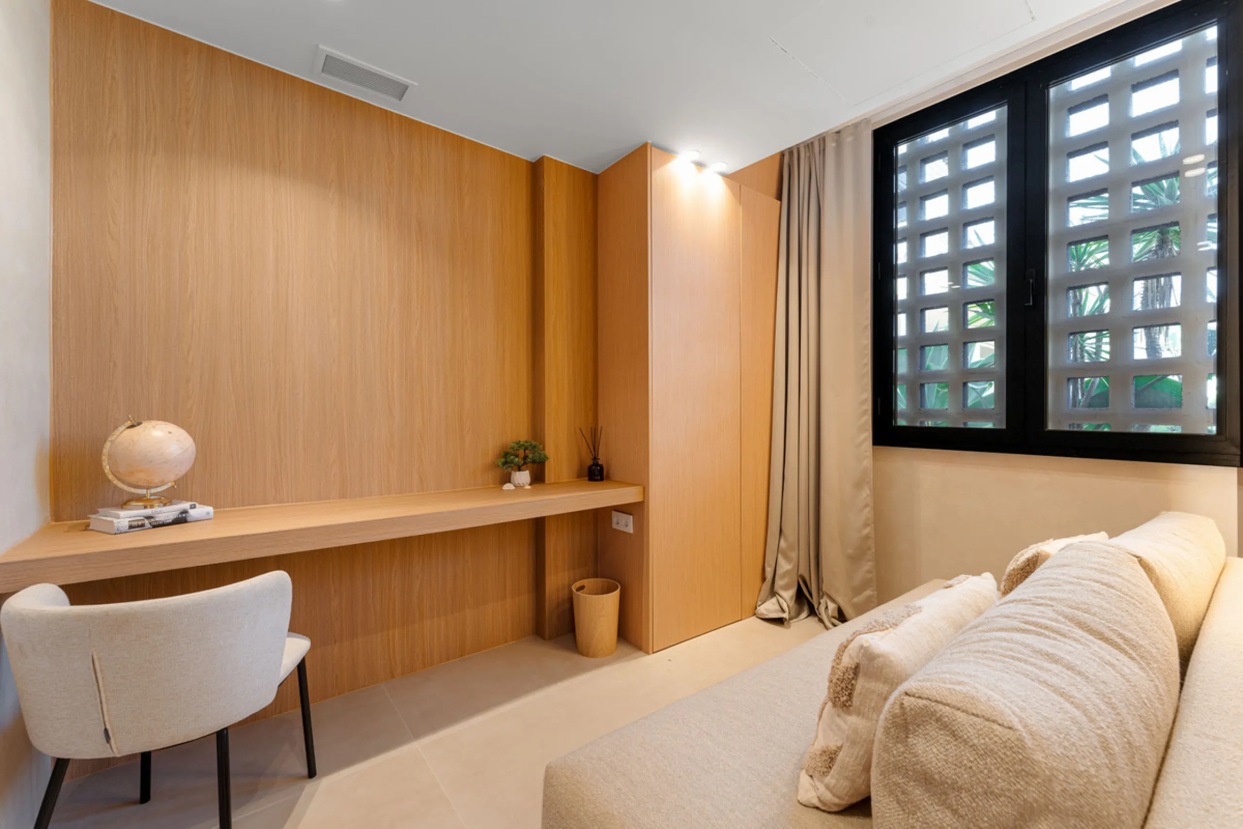House - Townhouse в продаже в Marbella, Málaga. В доме 4 спален и 3 ванных комнат. Площадь дома 160 м²