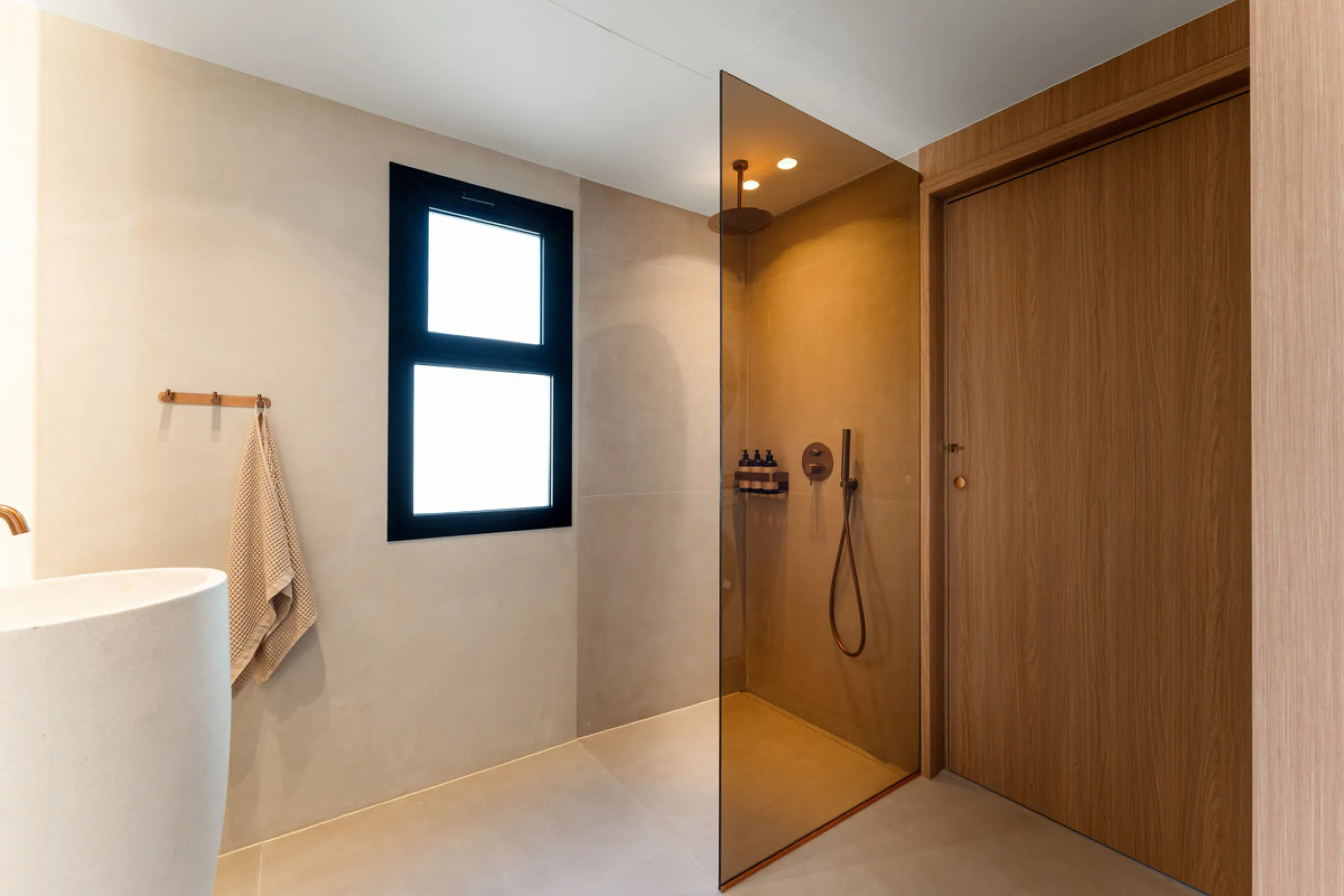 House - Townhouse в продаже в Marbella, Málaga. В доме 4 спален и 3 ванных комнат. Площадь дома 160 м²