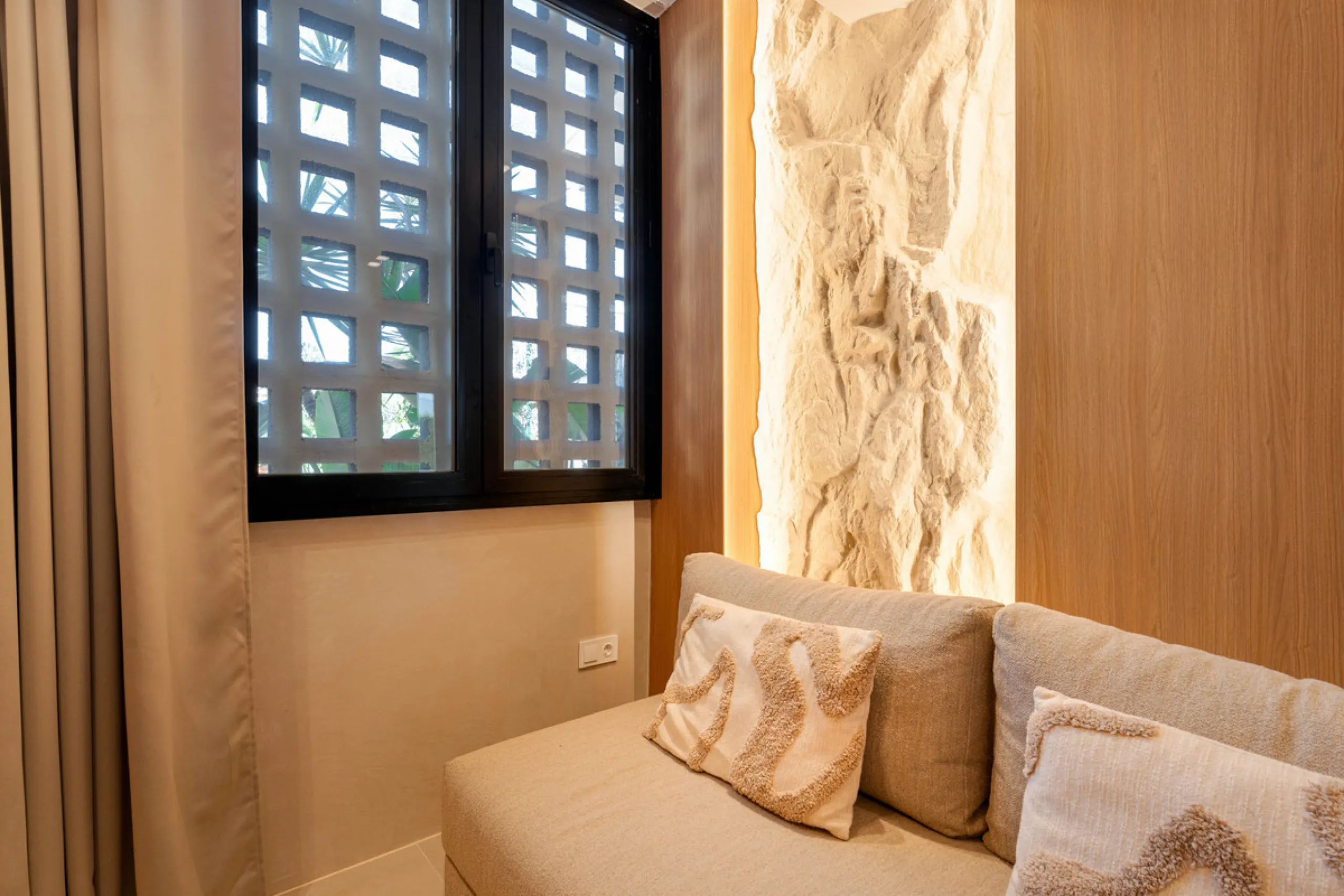 House - Townhouse в продаже в Marbella, Málaga. В доме 4 спален и 3 ванных комнат. Площадь дома 160 м²