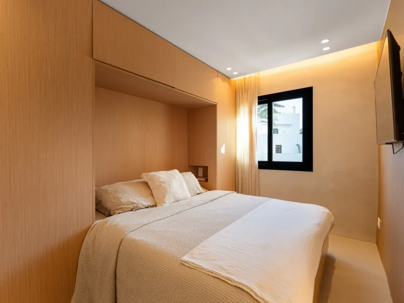 House - Townhouse в продаже в Marbella, Málaga. В доме 4 спален и 3 ванных комнат. Площадь дома 160 м²