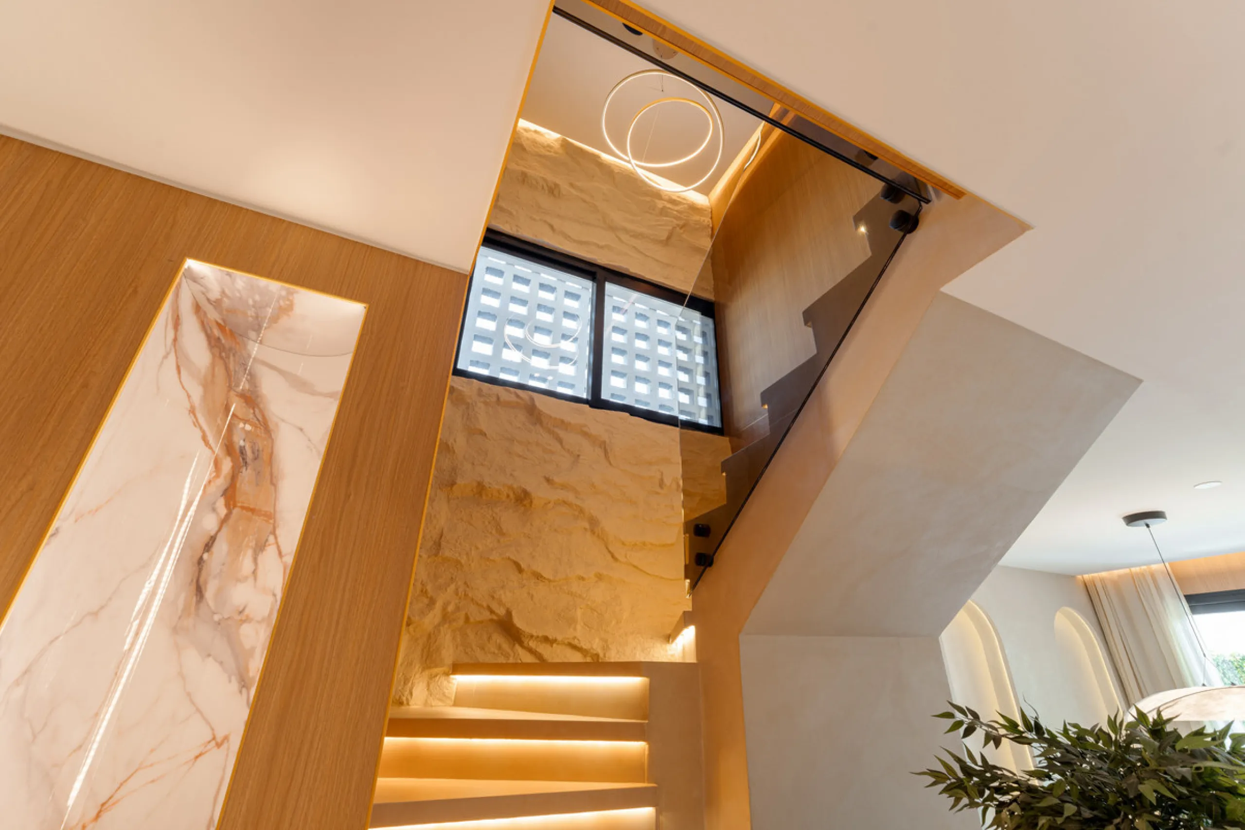 House - Townhouse в продаже в Marbella, Málaga. В доме 4 спален и 3 ванных комнат. Площадь дома 160 м²