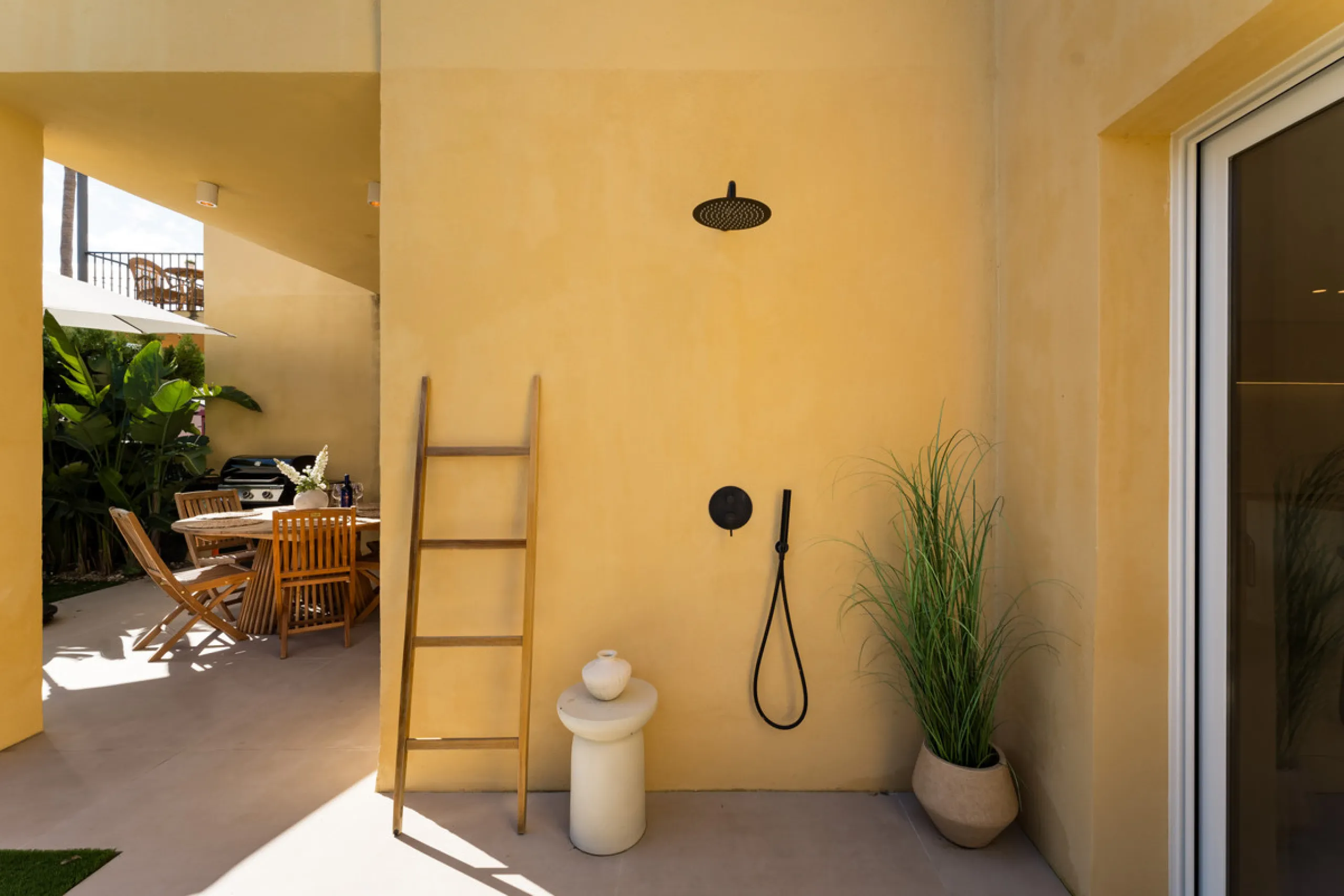 House - Townhouse в продаже в Marbella, Málaga. В доме 4 спален и 3 ванных комнат. Площадь дома 160 м²
