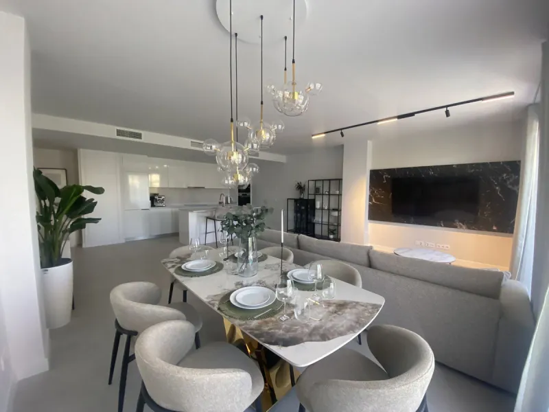 Apartment - Middle Floor Apartment в продаже в Estepona, Málaga. В доме 3 спален и 2 ванных комнат. Площадь дома 130 м²