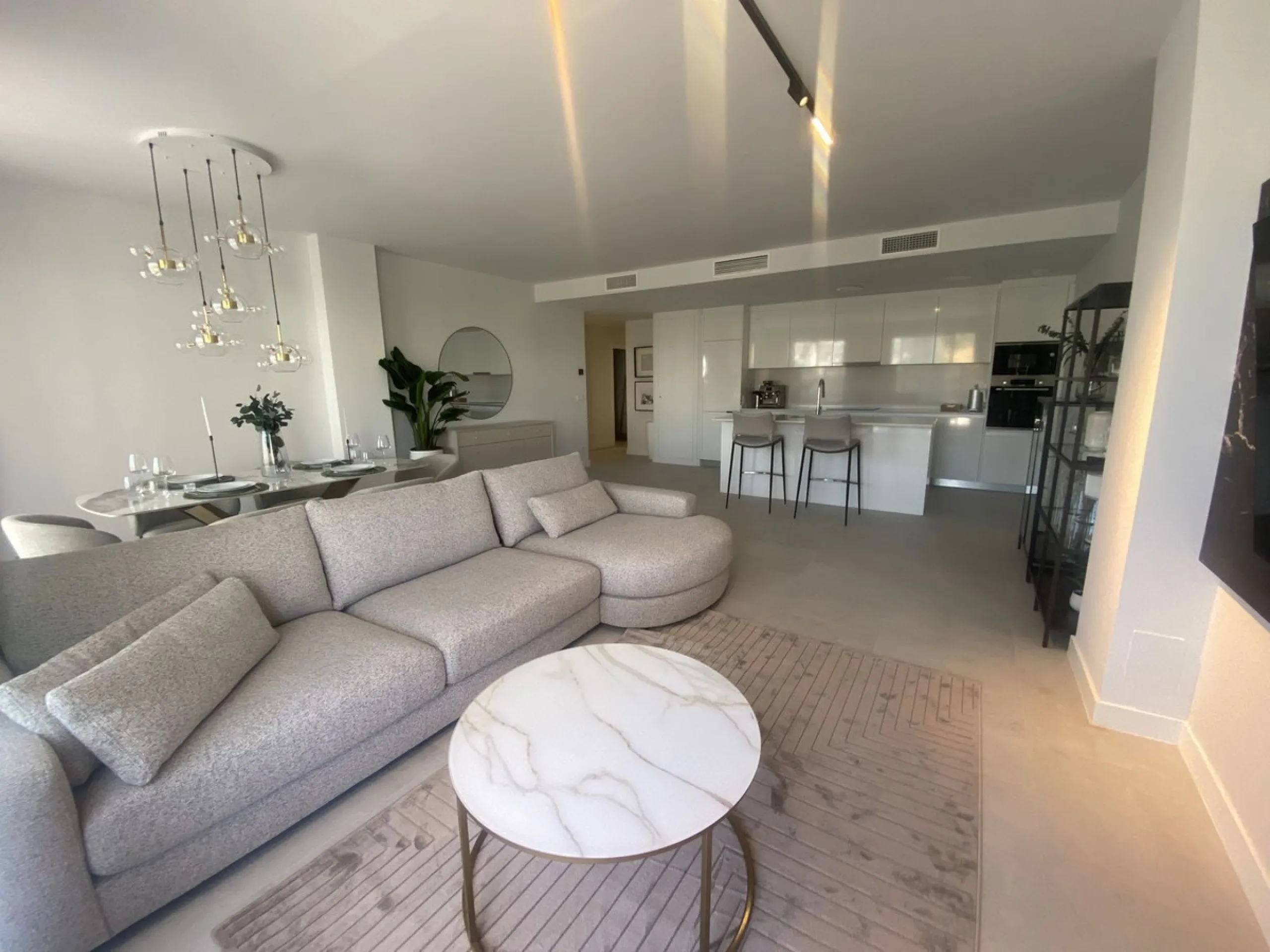 Middle Floor Apartment, Estepona, Costa del Sol.