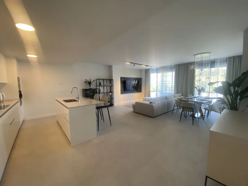 Middle Floor Apartment, Estepona, Costa del Sol.