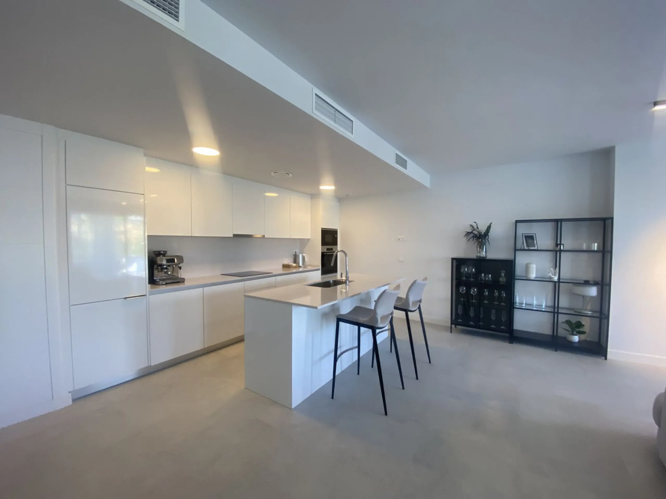 Middle Floor Apartment, Estepona, Costa del Sol.