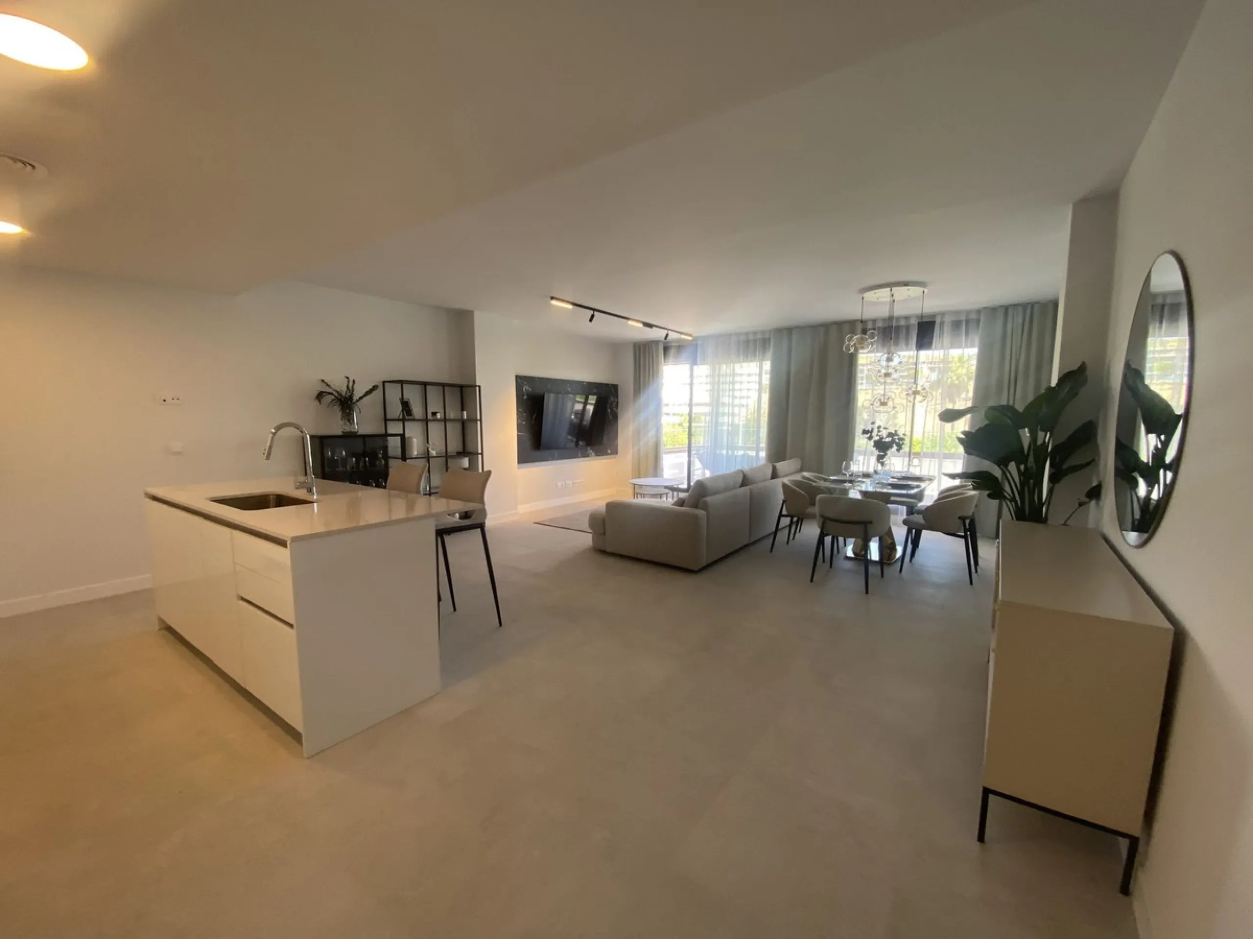 Middle Floor Apartment, Estepona, Costa del Sol.