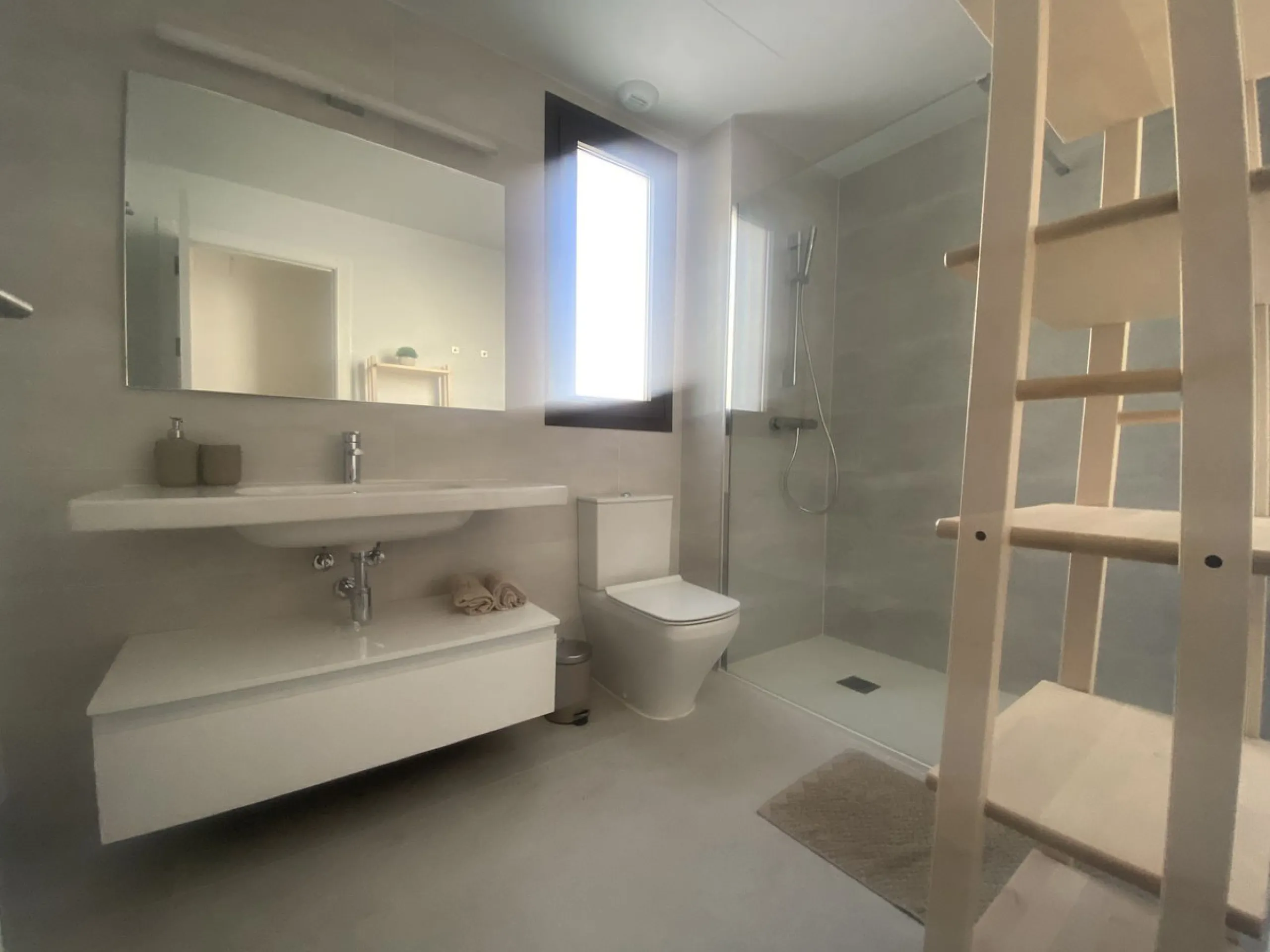 Middle Floor Apartment, Estepona, Costa del Sol.