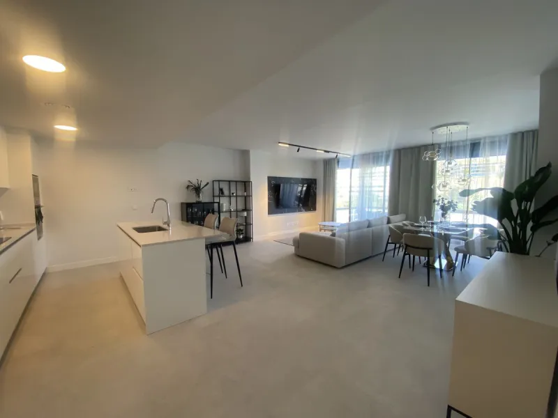 Middle Floor Apartment, Estepona, Costa del Sol.