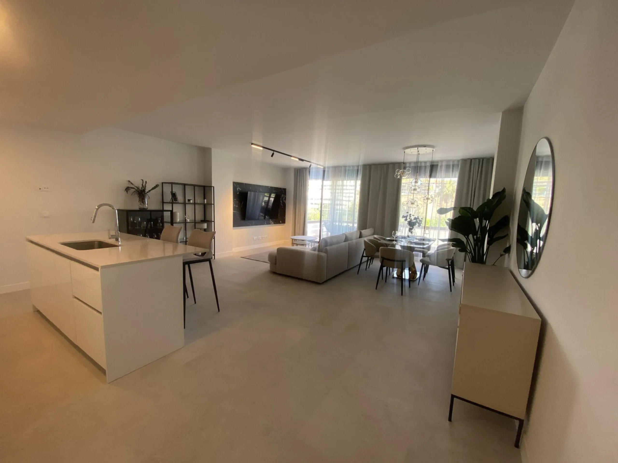 Middle Floor Apartment, Estepona, Costa del Sol.