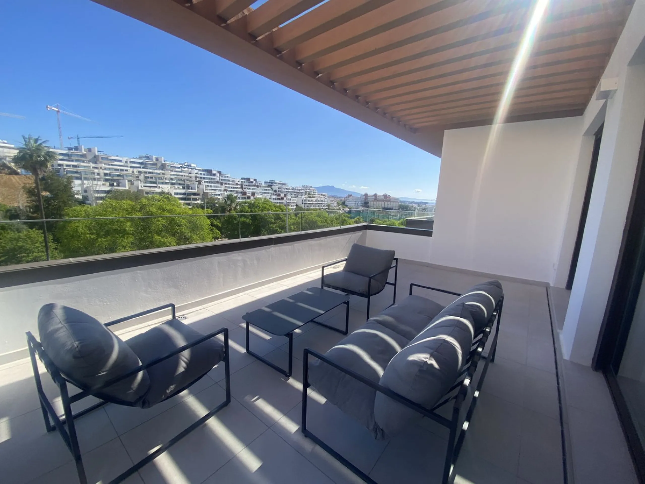 Middle Floor Apartment, Estepona, Costa del Sol.
