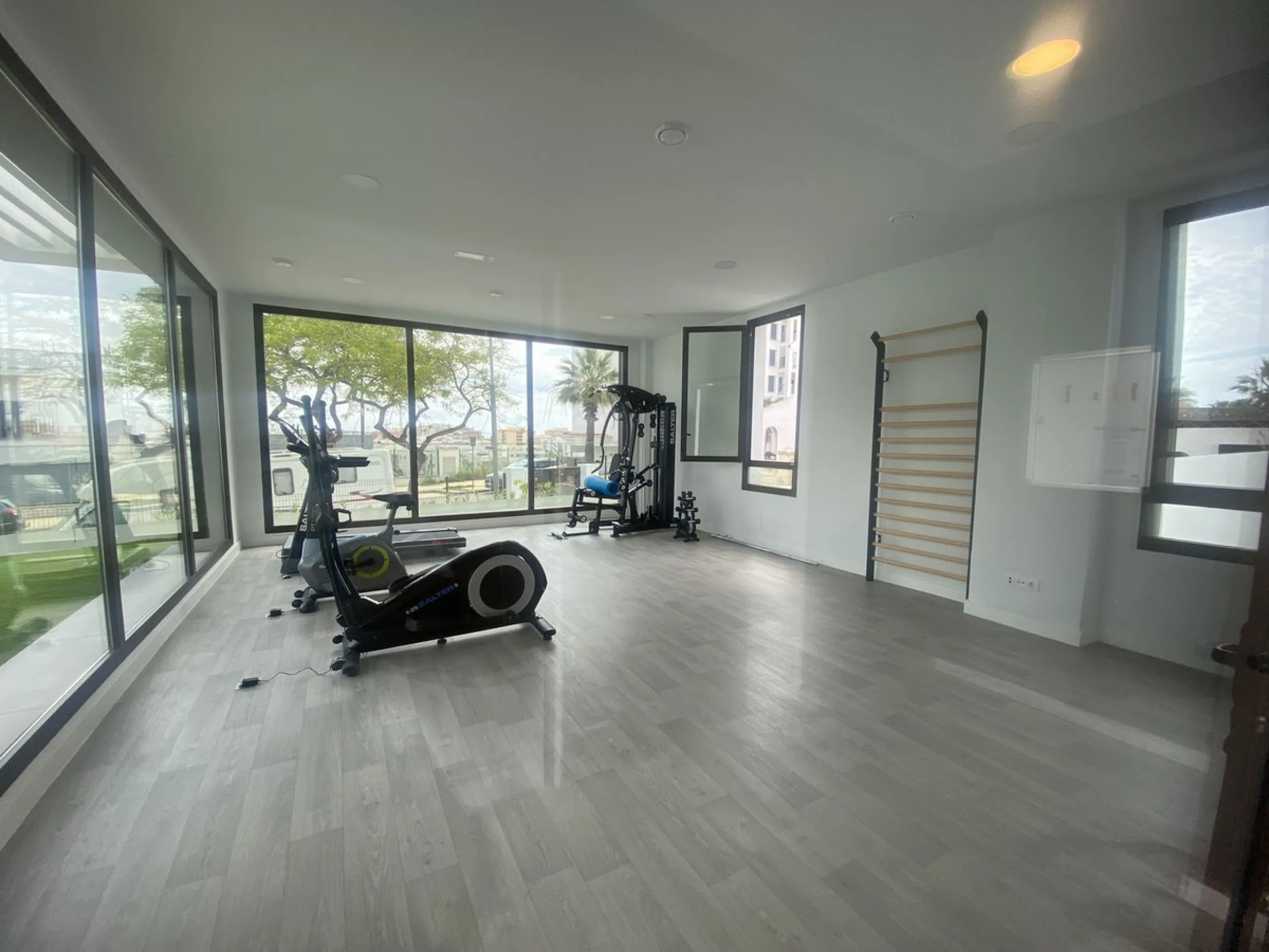 Middle Floor Apartment, Estepona, Costa del Sol.