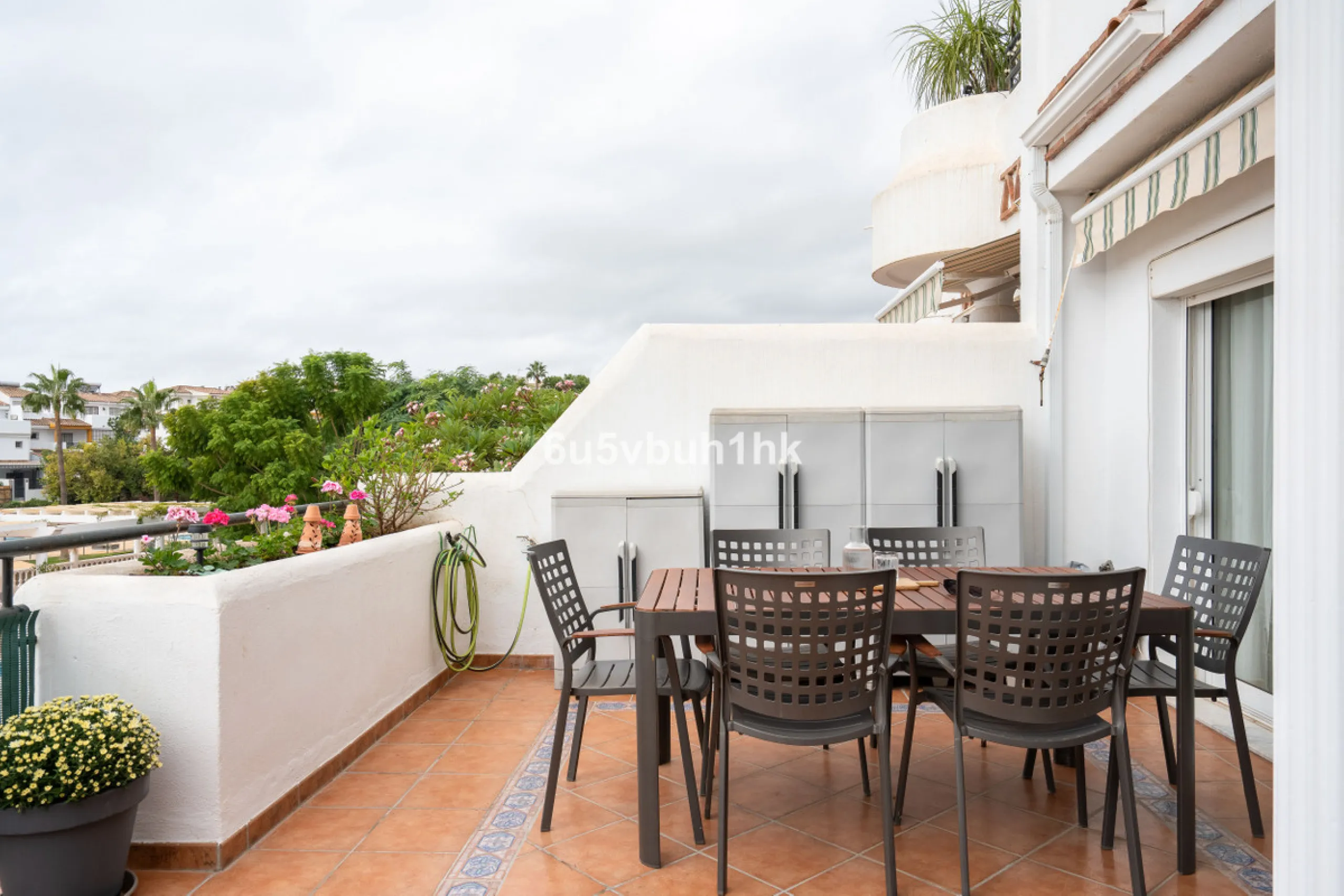 House - Townhouse в продаже в Benalmadena, Málaga. В доме 5 спален и 4 ванных комнат. Площадь дома 258 м². Площадь участка 258 м²