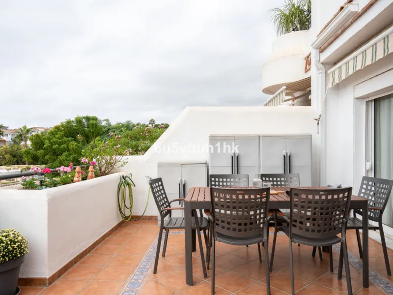 House - Townhouse в продаже в Benalmadena, Málaga. В доме 5 спален и 4 ванных комнат. Площадь дома 258 м². Площадь участка 258 м²