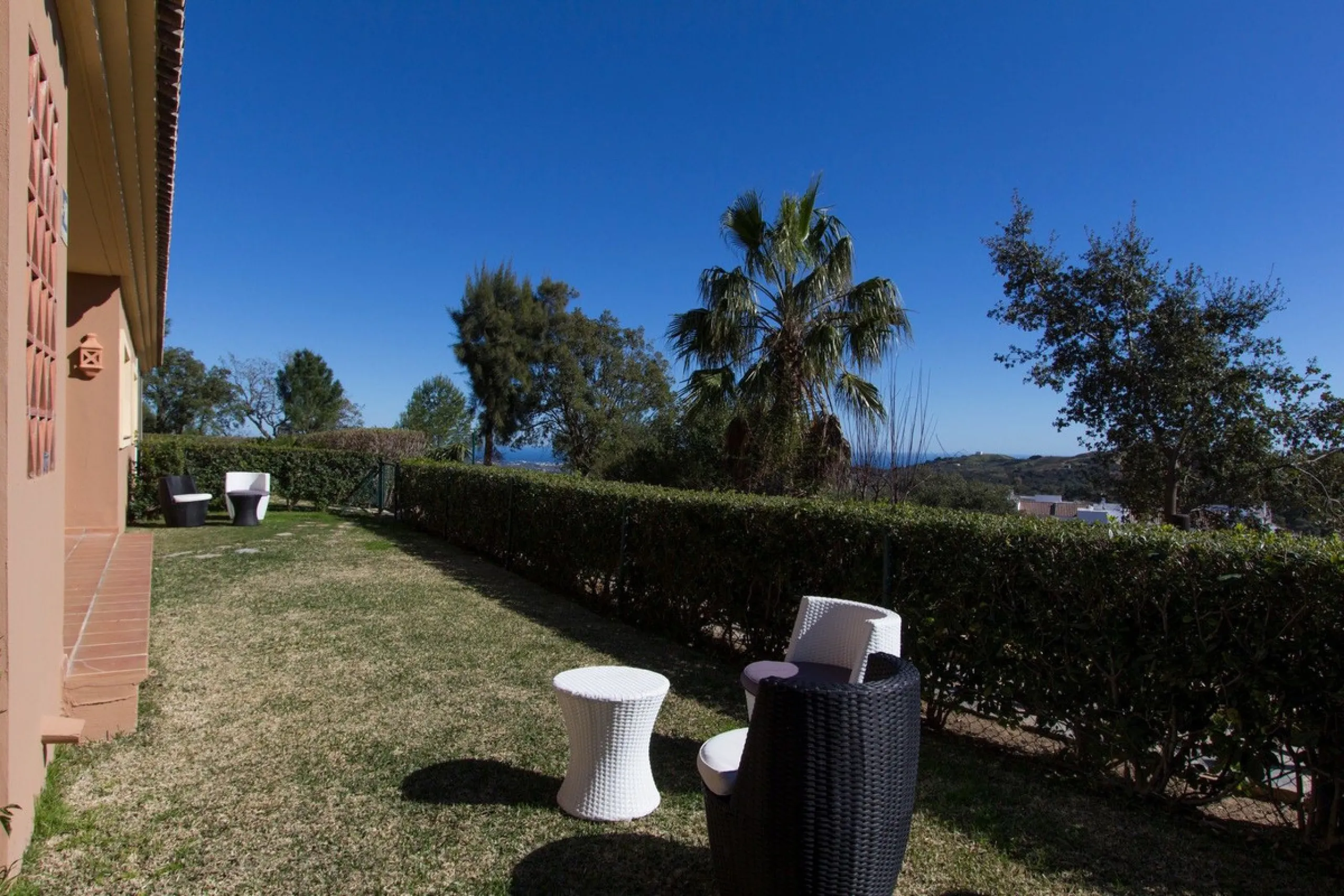 Apartment - Ground Floor Apartment в продаже в Marbella, Málaga. В доме 2 спален и 2 ванных комнат. Площадь дома 100 м²