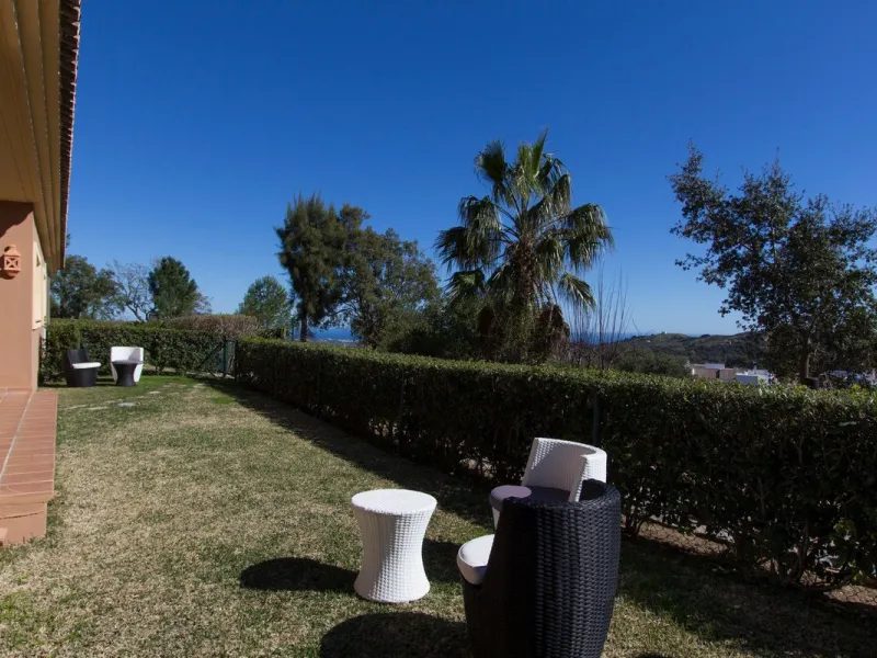 Apartment - Ground Floor Apartment в продаже в Marbella, Málaga. В доме 2 спален и 2 ванных комнат. Площадь дома 100 м²