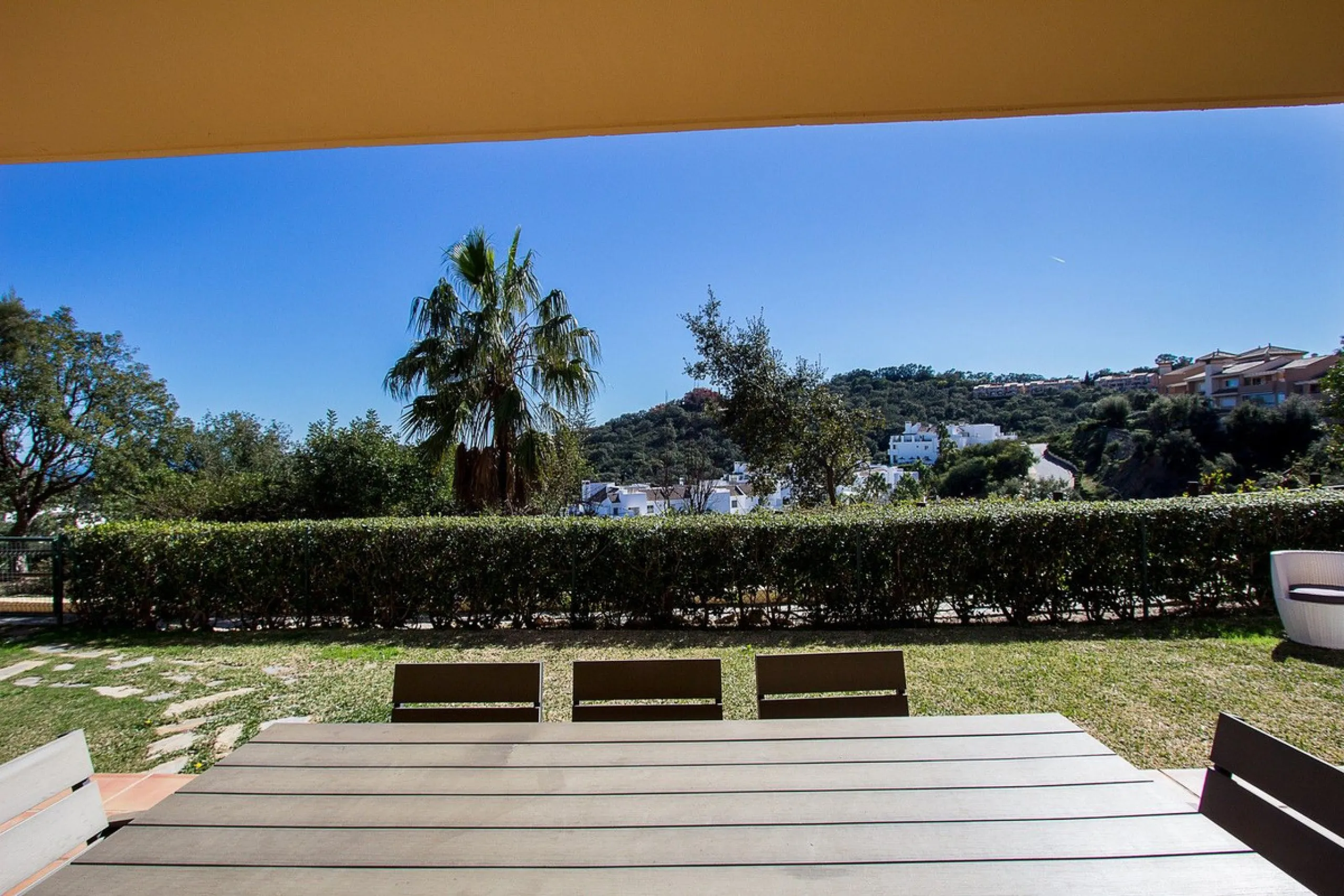 Apartment - Ground Floor Apartment в продаже в Marbella, Málaga. В доме 2 спален и 2 ванных комнат. Площадь дома 100 м²