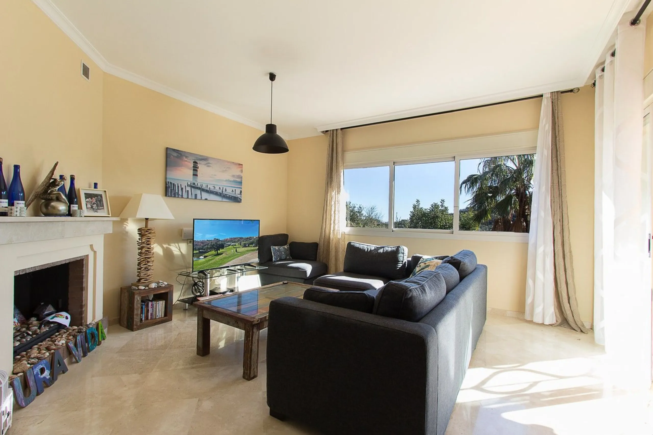 Apartment - Ground Floor Apartment в продаже в Marbella, Málaga. В доме 2 спален и 2 ванных комнат. Площадь дома 100 м²