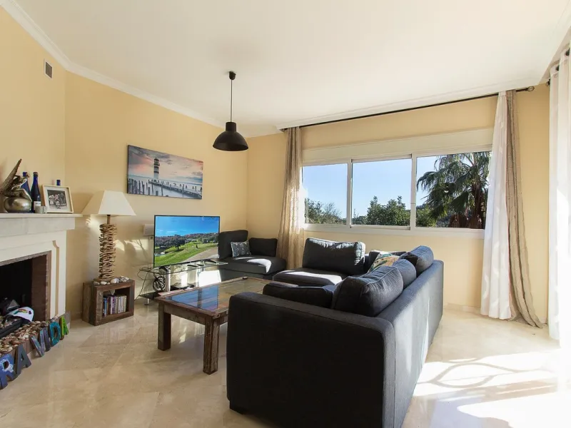 Apartment - Ground Floor Apartment в продаже в Marbella, Málaga. В доме 2 спален и 2 ванных комнат. Площадь дома 100 м²