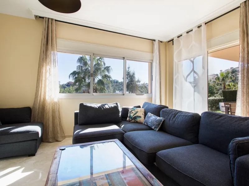 Apartment - Ground Floor Apartment в продаже в Marbella, Málaga. В доме 2 спален и 2 ванных комнат. Площадь дома 100 м²