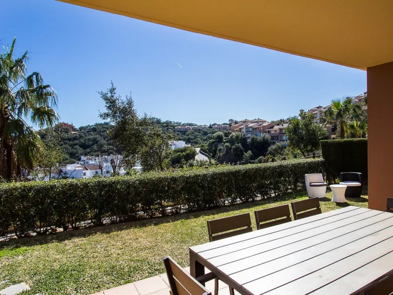 Apartment - Ground Floor Apartment в продаже в Marbella, Málaga. В доме 2 спален и 2 ванных комнат. Площадь дома 100 м²