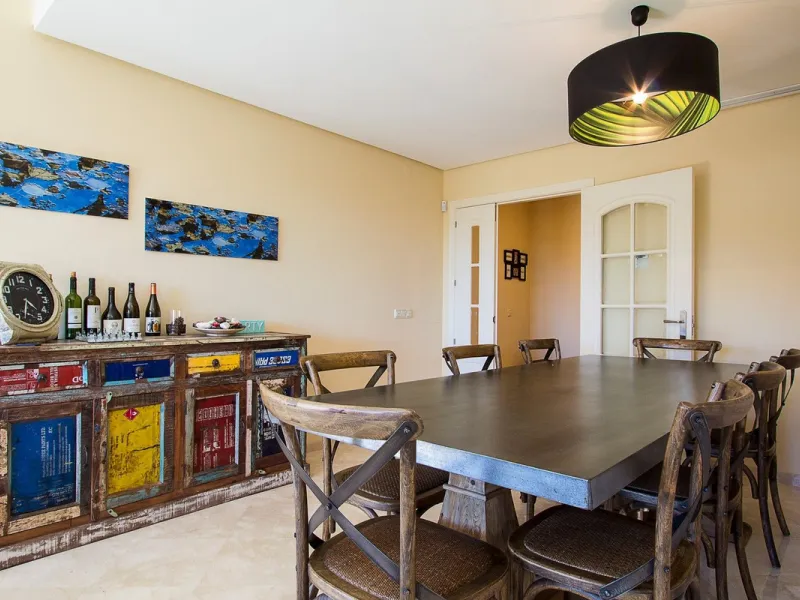 Apartment - Ground Floor Apartment в продаже в Marbella, Málaga. В доме 2 спален и 2 ванных комнат. Площадь дома 100 м²