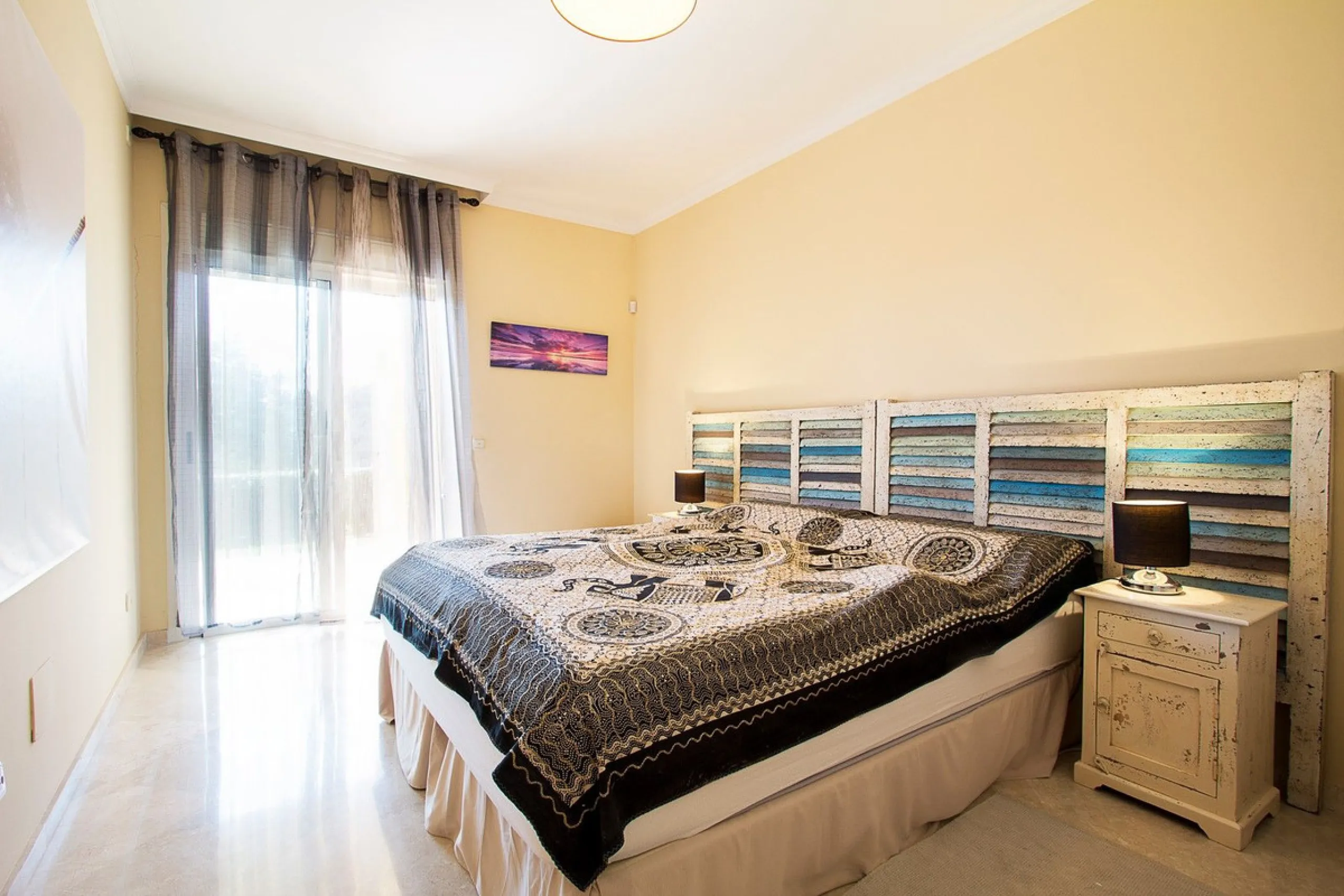Apartment - Ground Floor Apartment в продаже в Marbella, Málaga. В доме 2 спален и 2 ванных комнат. Площадь дома 100 м²