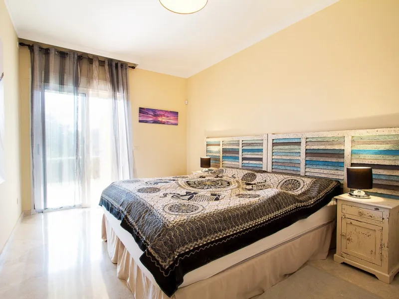 Apartment - Ground Floor Apartment в продаже в Marbella, Málaga. В доме 2 спален и 2 ванных комнат. Площадь дома 100 м²
