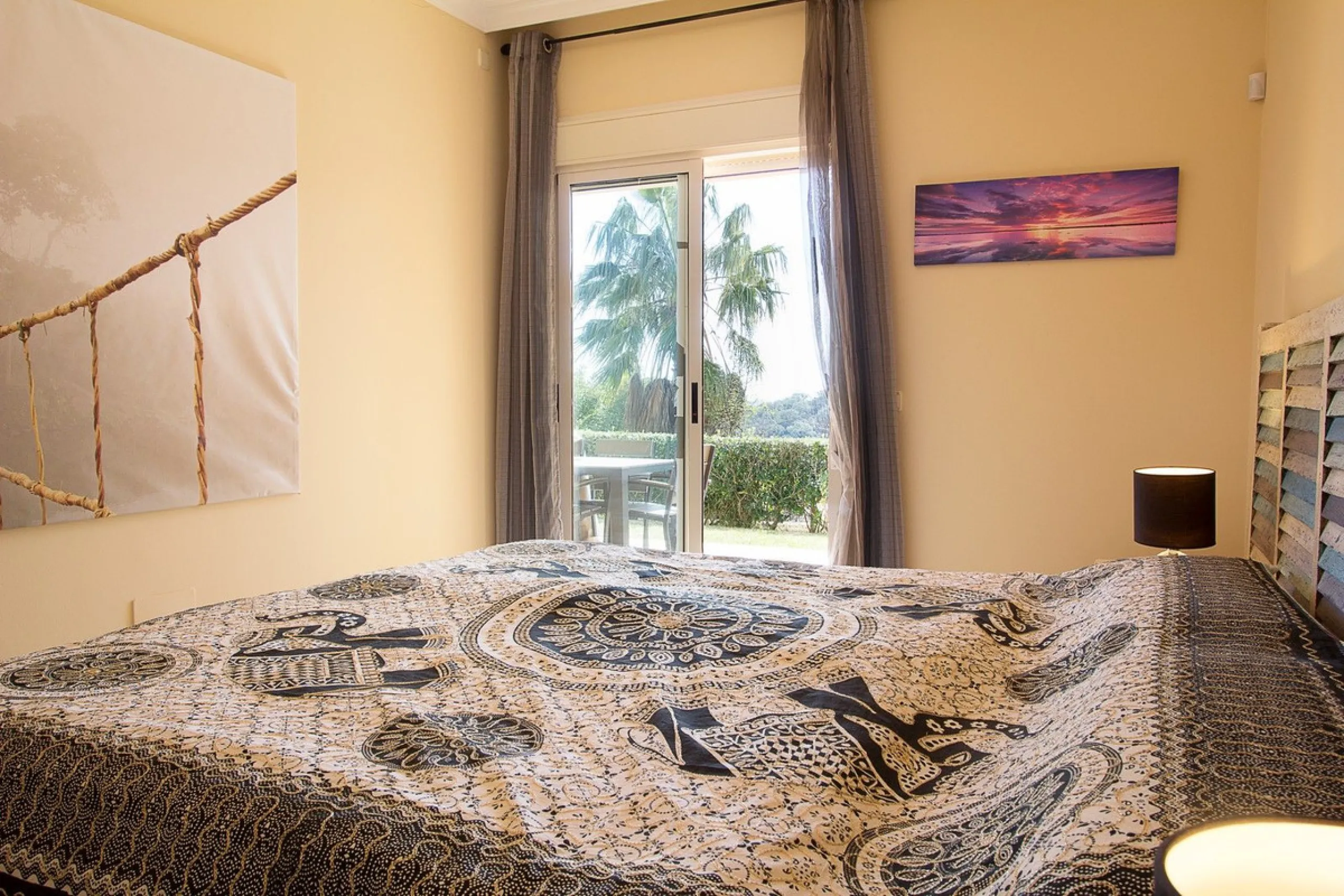 Apartment - Ground Floor Apartment в продаже в Marbella, Málaga. В доме 2 спален и 2 ванных комнат. Площадь дома 100 м²