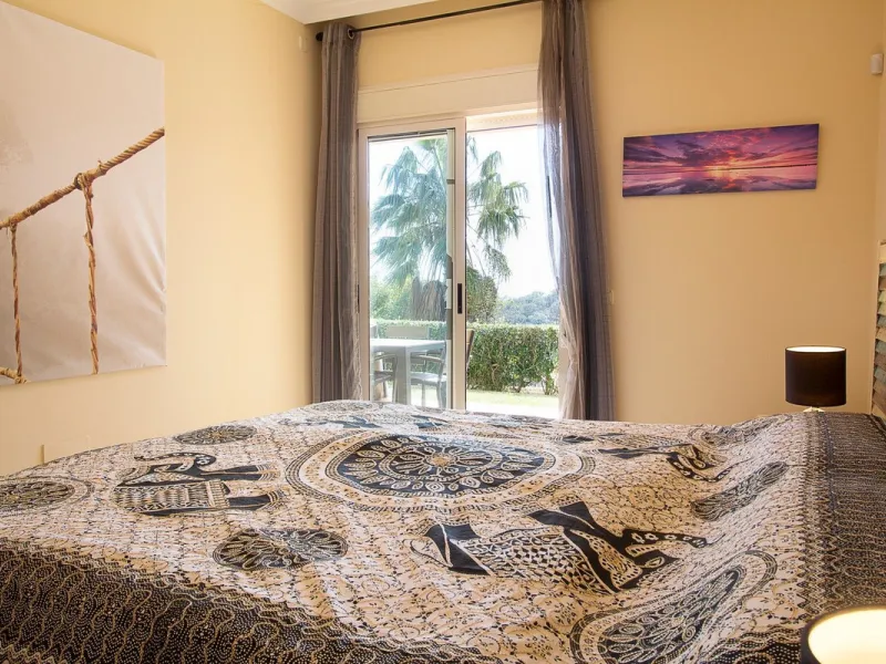 Apartment - Ground Floor Apartment в продаже в Marbella, Málaga. В доме 2 спален и 2 ванных комнат. Площадь дома 100 м²