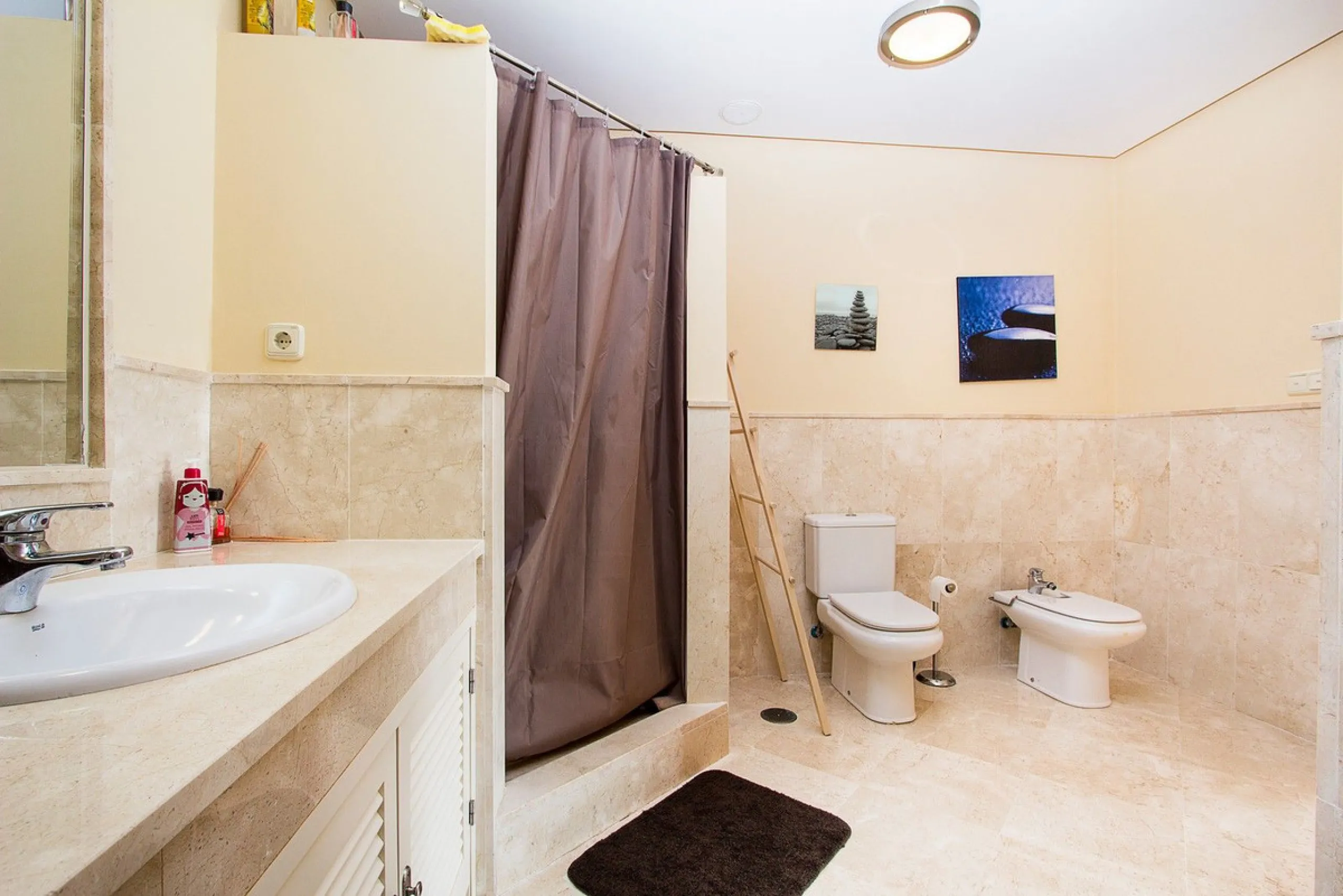 Apartment - Ground Floor Apartment в продаже в Marbella, Málaga. В доме 2 спален и 2 ванных комнат. Площадь дома 100 м²