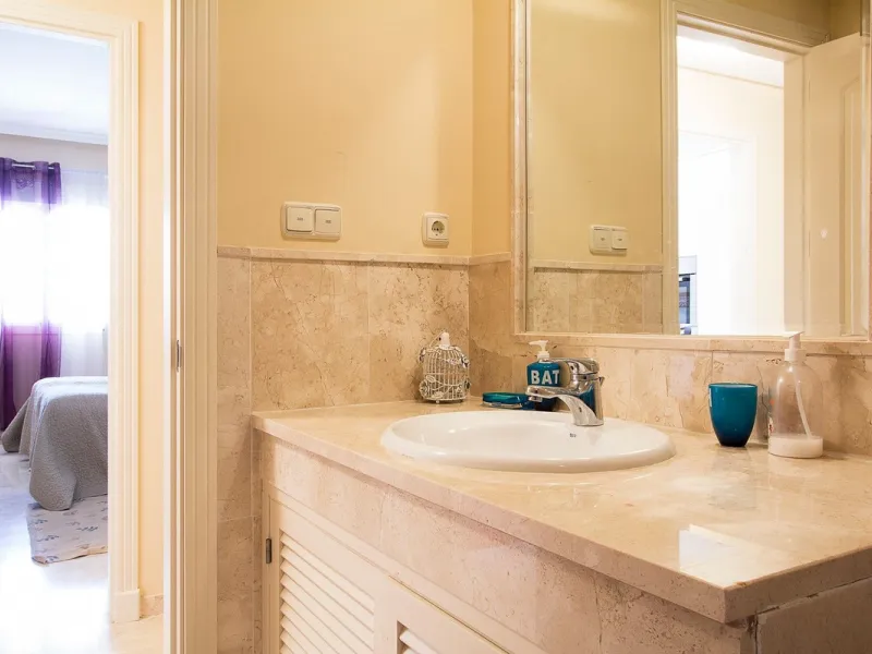 Apartment - Ground Floor Apartment в продаже в Marbella, Málaga. В доме 2 спален и 2 ванных комнат. Площадь дома 100 м²